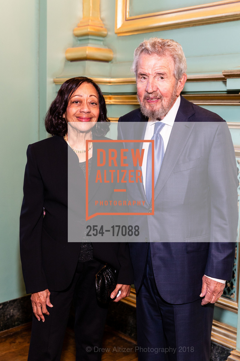 Joyce Corrigan, Robert Corrigan, San Francisco Performances 39th Season Gala, War Memorial Veterans Building, The Green Room. 401 Van Ness Ave, San Francisco, CA 94102, September 28th, 2018, Photo #254-17088 Joyce Corrigan, Robert Corrigan, Photo #254-17088