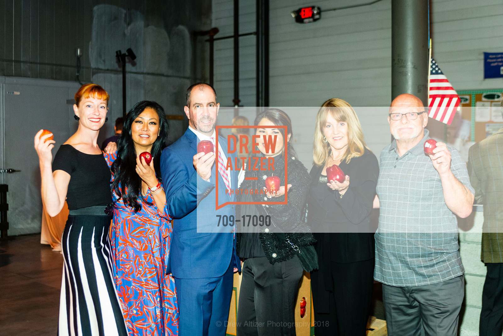 Abigail Munn, Meesun Boice, Mark Seelig, Diane Wilcenski, Debbie Ahmadi, Mike Bartell, One Big Table 2018, SF-Marin Food Bank. 900 Pennsylvania Ave, San Francisco, CA 94107, September 29th, 2018, Photo #709-17090 Abigail Munn, Meesun Boice, Mark Seelig, Diane Wilcenski, Debbie Ahmadi, Mike Bartell, Photo #709-17090