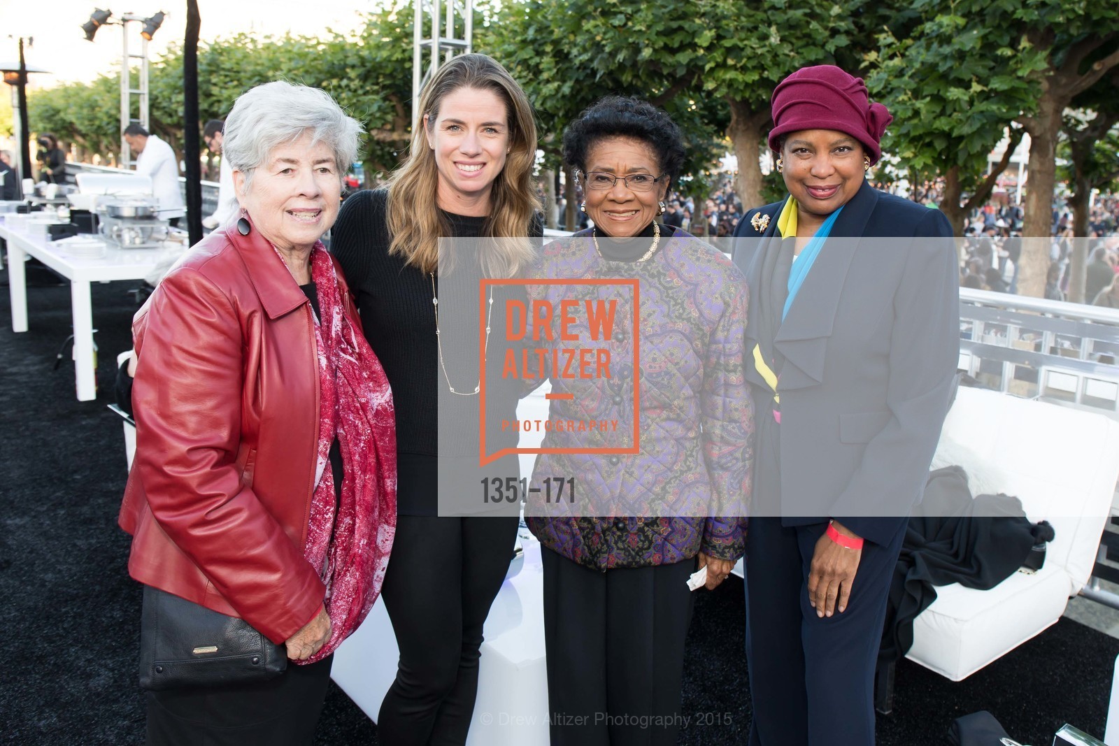 Kathy Gannon Briggs, Liz Farrell, Belva Davis, Francee Covington, Gucci & Vogue Dinner, Civic Center Plaza. Civic Center Plaza, June 19th, 2015, Photo #1351-171 Kathy Gannon Briggs, Liz Farrell, Belva Davis, Francee Covington, Photo #1351-171