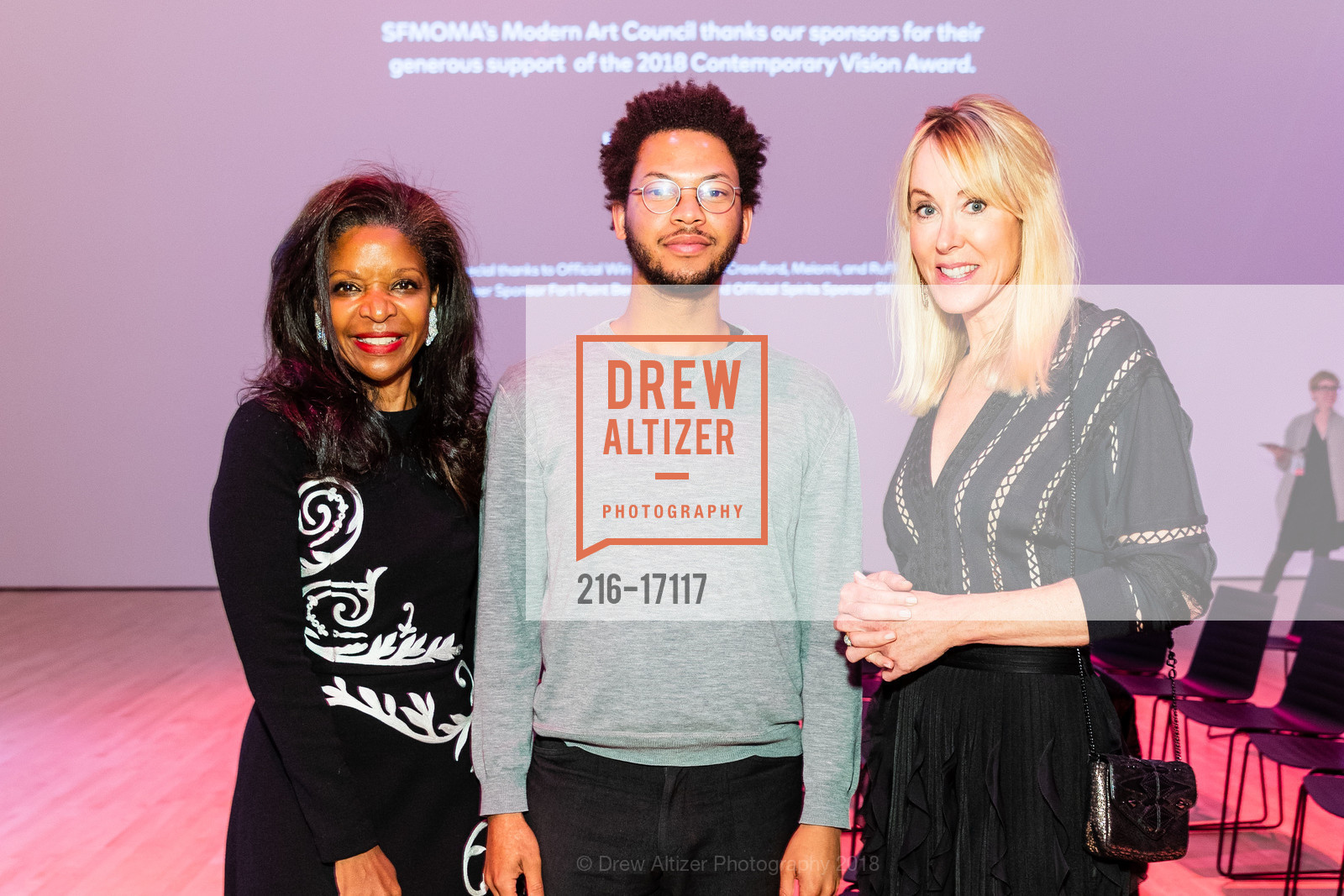 Pamela Joyner, Dennis Nolan Oswald, Laura Sweeney, SFMOMA Contemporary Vision Award 2018 Honoring Kara Walker, SFMOMA. 151 Third St, San Francisco, October 3rd, 2018, Photo #216-17117 Pamela Joyner, Dennis Nolan Oswald, Laura Sweeney, Photo #216-17117