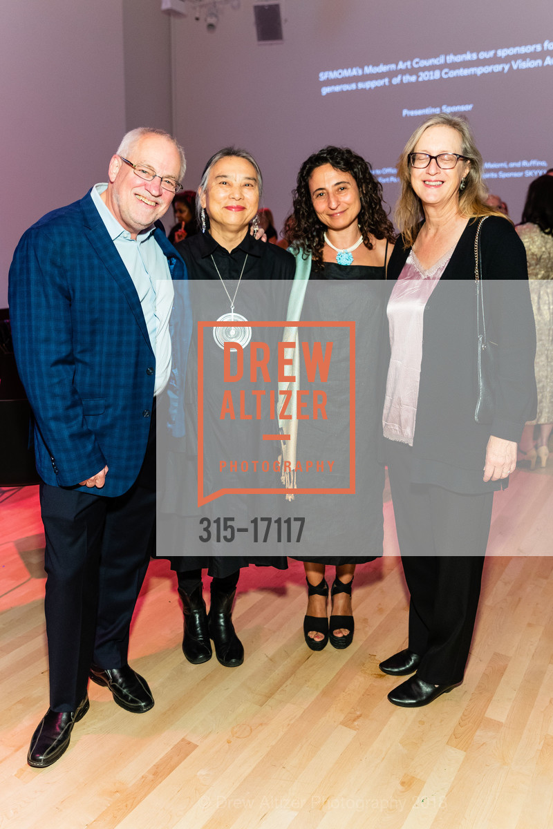 Gary Garrels, Hung Liu, Janet Bishop, SFMOMA Contemporary Vision Award 2018 Honoring Kara Walker, SFMOMA. 151 Third St, San Francisco, October 3rd, 2018, Photo #315-17117 Gary Garrels, Hung Liu, Janet Bishop, Photo #315-17117