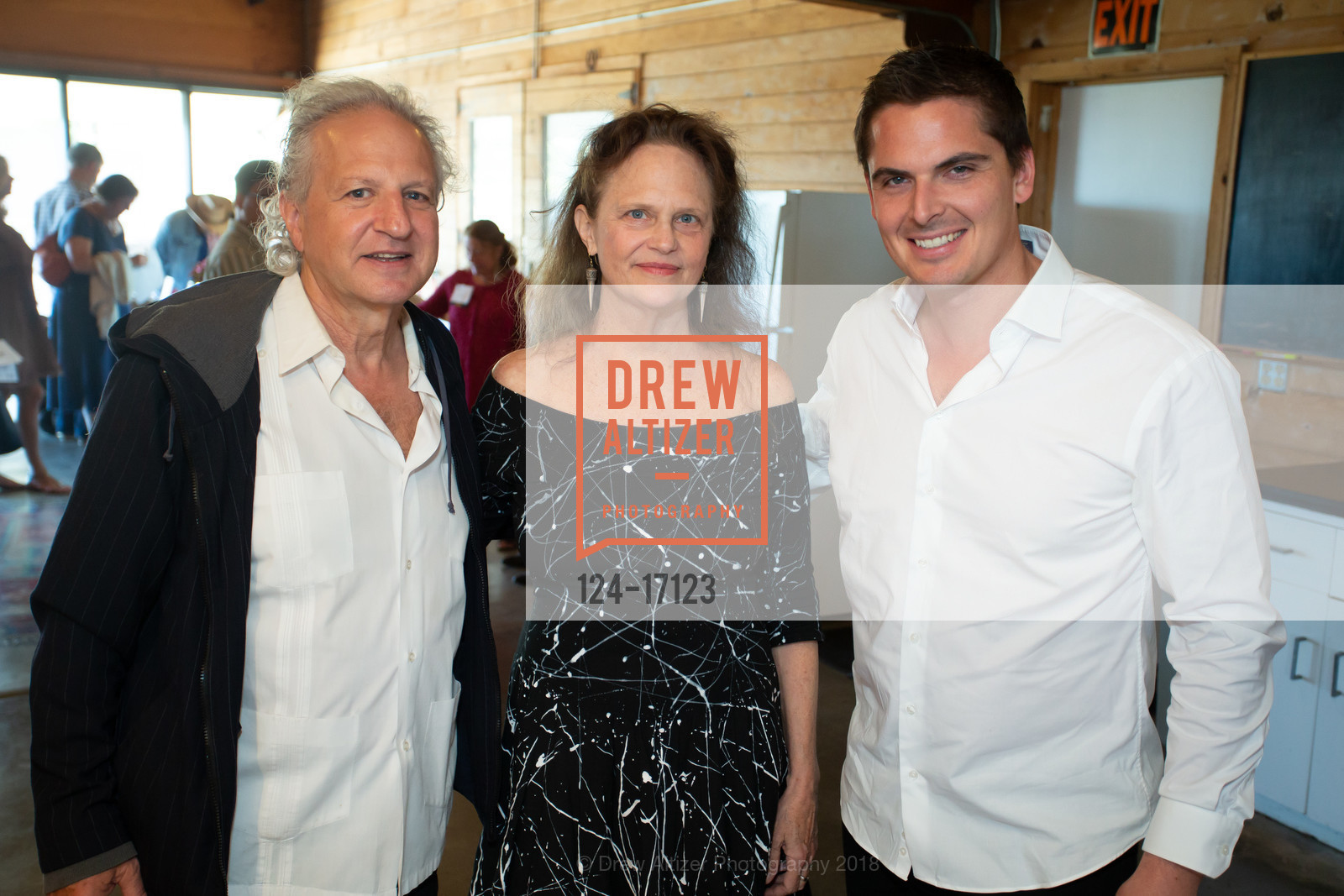 Dale Djerassi, Jeanne Finley, Peter Hemsley, Artful Harvest Benefit 2018 at Djerassi Resident Artists Program, Djerassi Resident Artists Program. 2325 Bear Gulch Road, October 7th, 2018, Photo #124-17123 Dale Djerassi, Jeanne Finley, Peter Hemsley, Photo #124-17123