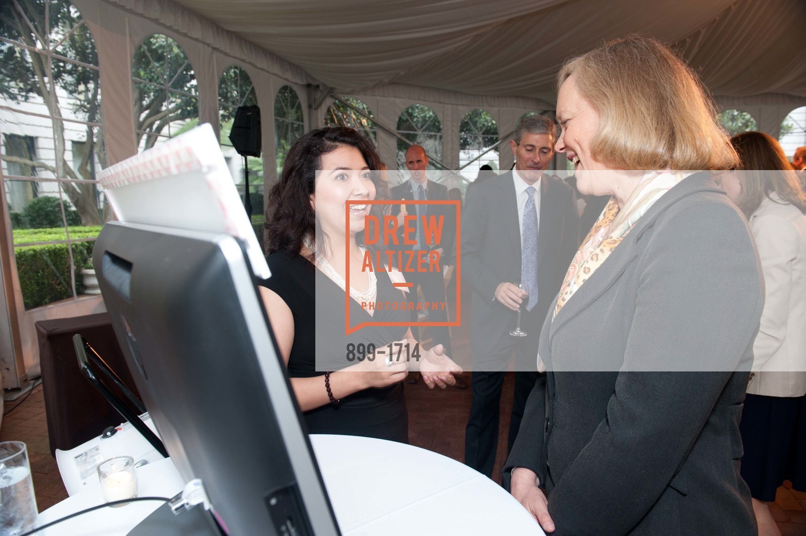 Maribel Lopez, Meg Whitman, Photo #899-1714