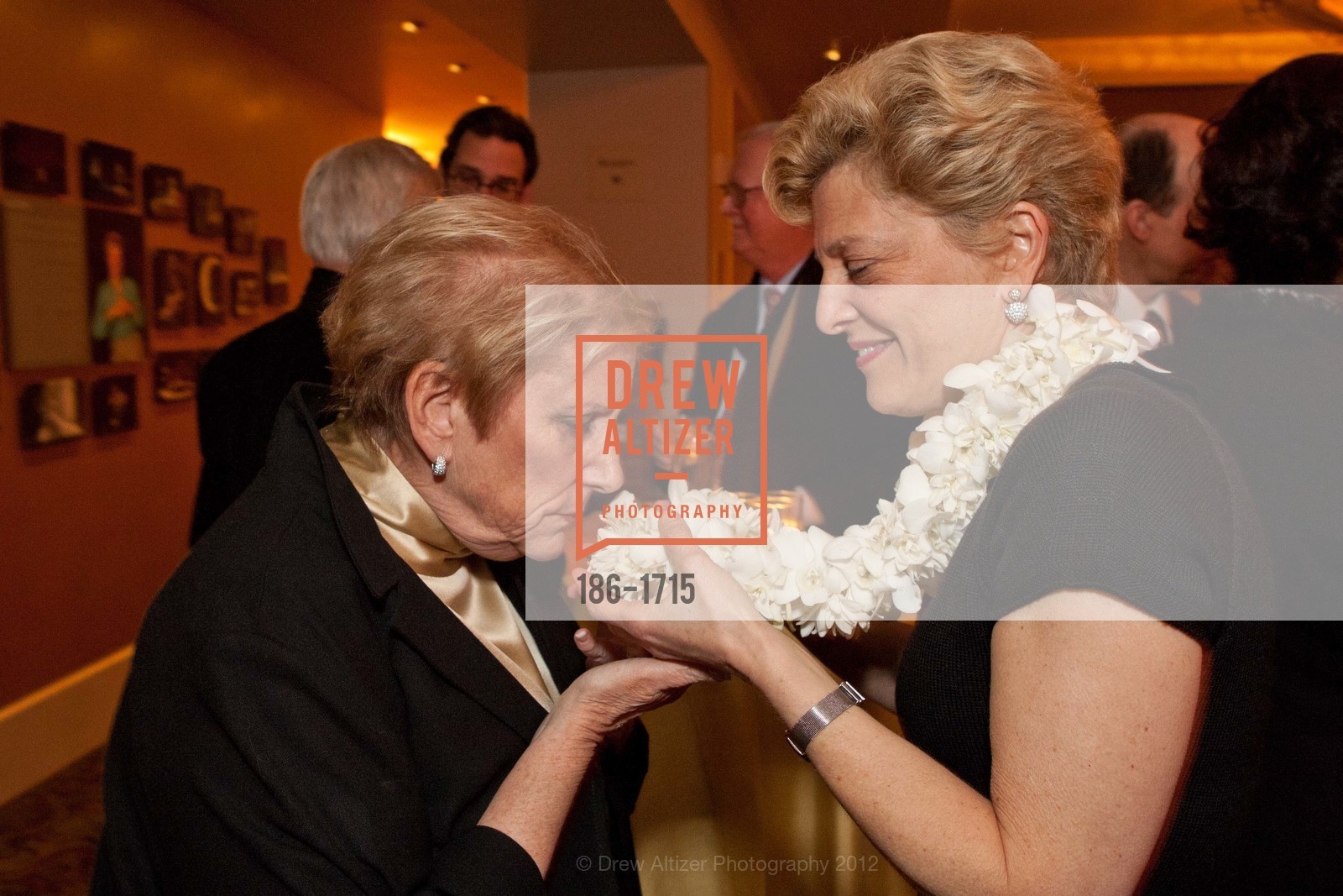 Marilee Gardner, Carey Perloff, AMERICAN CONSERVATORY THEATER: Producers Circle Dinner 2012, US, March 18th, 2012, Photo #186-1715 Marilee Gardner, Carey Perloff, Photo #186-1715