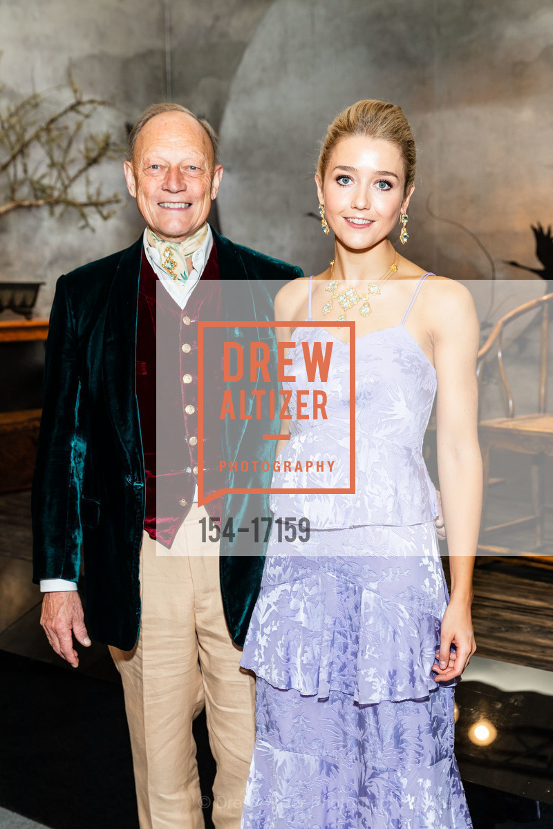 Claud Gurney, Hannah Cecil Harden, The San Francisco Fall Art & Antiques Show Opening Nigh Preview Gala, Festival Pavilion, Fort Mason Center for Arts & Culture, October 10th, 2018, Photo #154-17159 Claud Gurney, Hannah Cecil Harden, Photo #154-17159