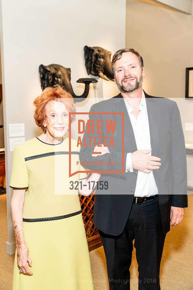 Phoebe Cowles, Michael Gibson, The San Francisco Fall Art & Antiques Show Opening Nigh Preview Gala, Festival Pavilion, Fort Mason Center for Arts & Culture, October 10th, 2018, Photo #321-17159 Phoebe Cowles, Michael Gibson, Photo #321-17159