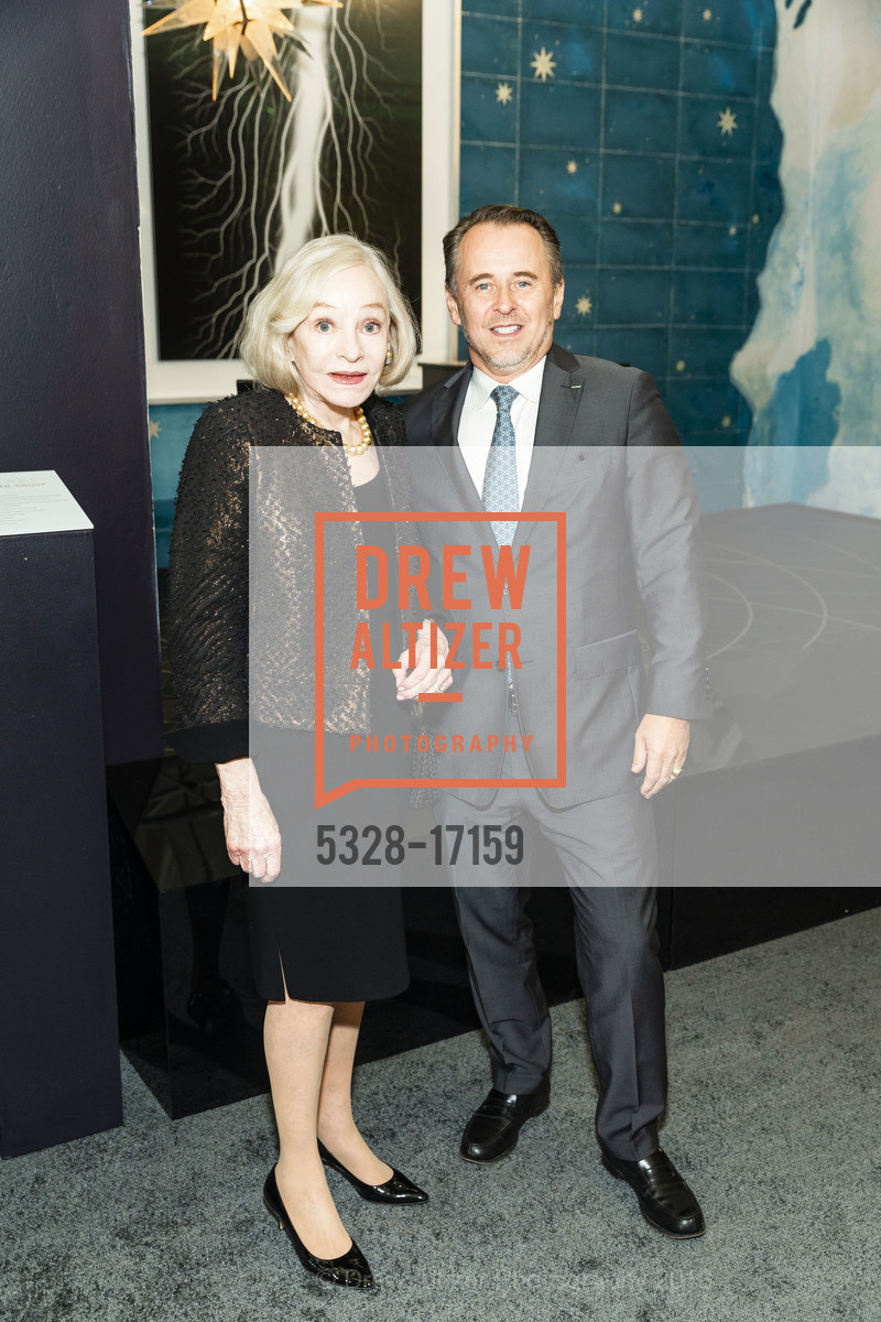Gretchen Kimball, Ghislain D'Humieres, The San Francisco Fall Art & Antiques Show Opening Nigh Preview Gala, Festival Pavilion, Fort Mason Center for Arts & Culture, October 10th, 2018, Photo #5328-17159 Gretchen Kimball, Ghislain D'Humieres, Photo #5328-17159