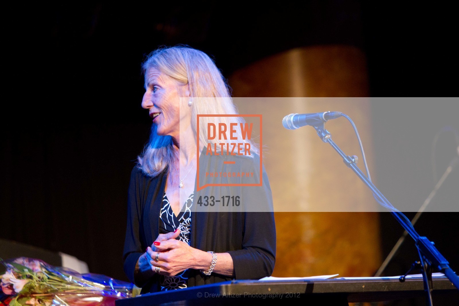 Mary Keyes, EPIPHANY CENTER Presents the 15th Annual Benefit Party & Show: POPS WE HARDLY KNEW YA, US, March 22nd, 2012, Photo #433-1716 Mary Keyes, Photo #433-1716