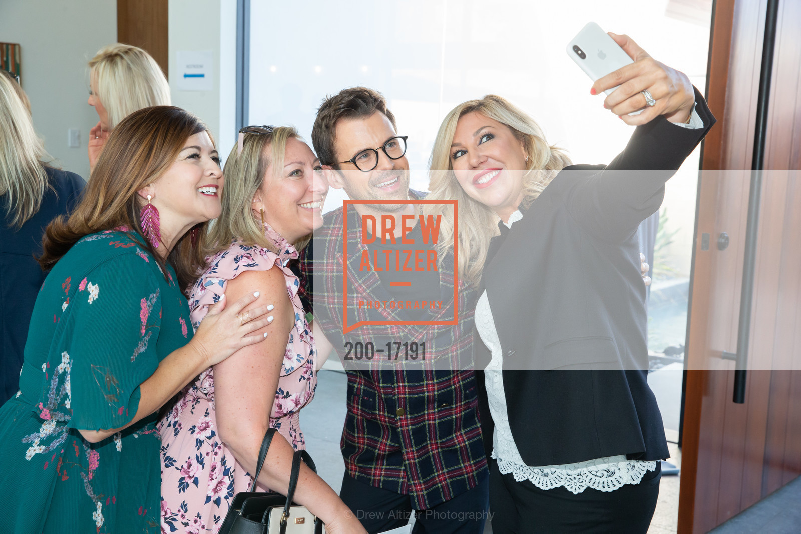 Rebecca Schnitt, Trisha Faggiolly, Brad Goreski, Ronald McDonald House Hosts Live, Life, Lunch - Style Makers and Rule Breakers 2018, Venue space. 38 Cinnamon Court, Photo #200-17191 Rebecca Schnitt, Trisha Faggiolly, Brad Goreski, Photo #200-17191