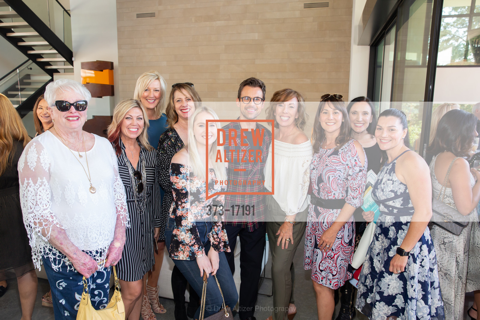 Daphne Seymour Locati, Brad Goreski, Laurel McMann, Therese Sanchez, Mona Lisa Ballesteros, Irene Pagnos, Colleen Kirsten, Ronald McDonald House Hosts Live, Life, Lunch - Style Makers and Rule Breakers 2018, Venue space. 38 Cinnamon Court, Photo #373-17191 Daphne Seymour Locati, Brad Goreski, Laurel McMann, Therese Sanchez, Mona Lisa Ballesteros, Irene Pagnos, Colleen Kirsten, Photo #373-17191