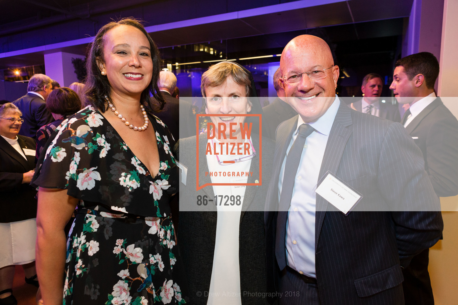 Naomi Kelly, Sister Lilly, Steve Kawa, USF Alumni Awards Gala 2018, USF Campus, McLaren Complex. 2130 Fulton Street, November 3rd, 2018, Photo #86-17298 Naomi Kelly, Sister Lilly, Steve Kawa, Photo #86-17298