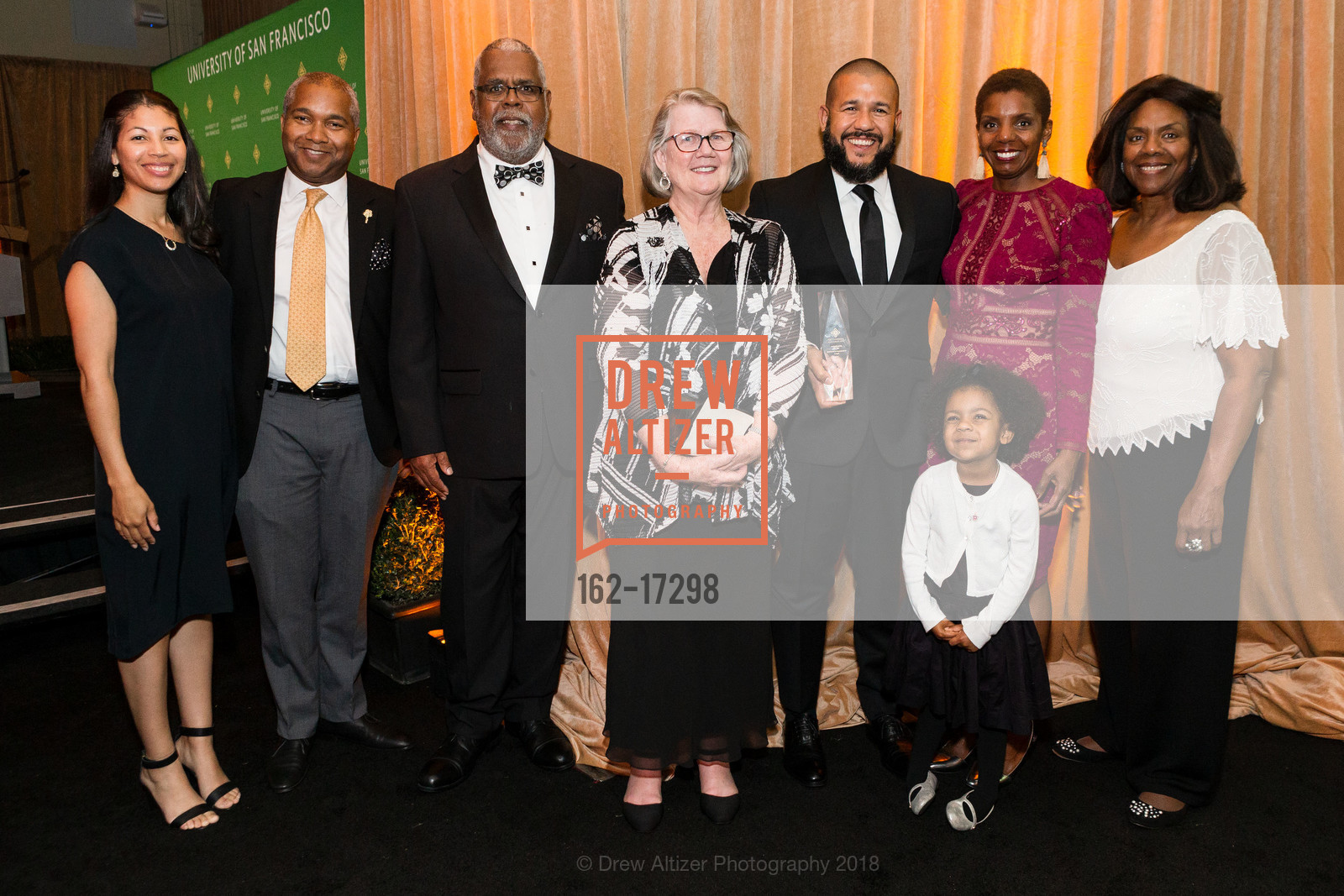 Danielle Walton, Preston Walton, Oliver Trimiew, Ana Trimiew, Jason Trimiew, Gail Ward Smith, Olivia, Danielle Trimiew, Photo #162-17298