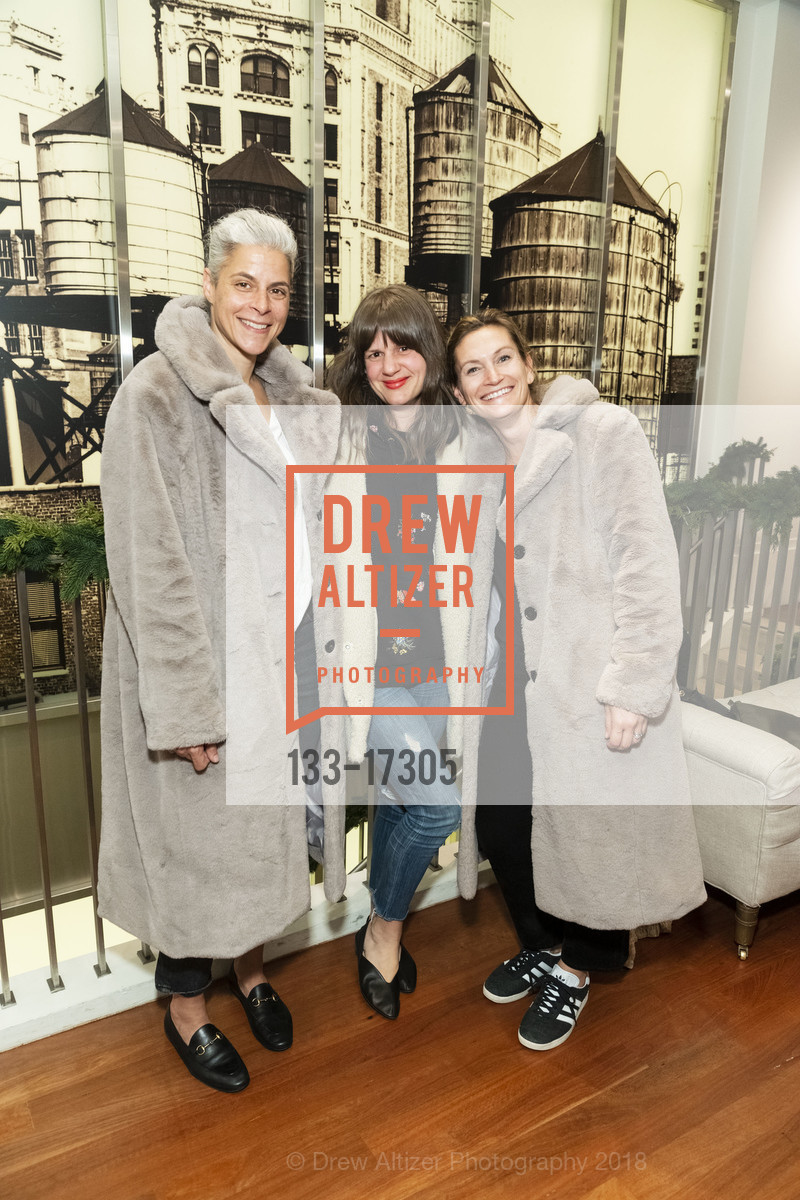 Nicky Wiesmann, Sarah Ogden, Tisha Tubbs, Banana Republic Cos Bar Beauty Shop Launch 2018, Banana Republic. 256 Grant Avenue, November 8th, 2018, Photo #133-17305 Nicky Wiesmann, Sarah Ogden, Tisha Tubbs, Photo #133-17305