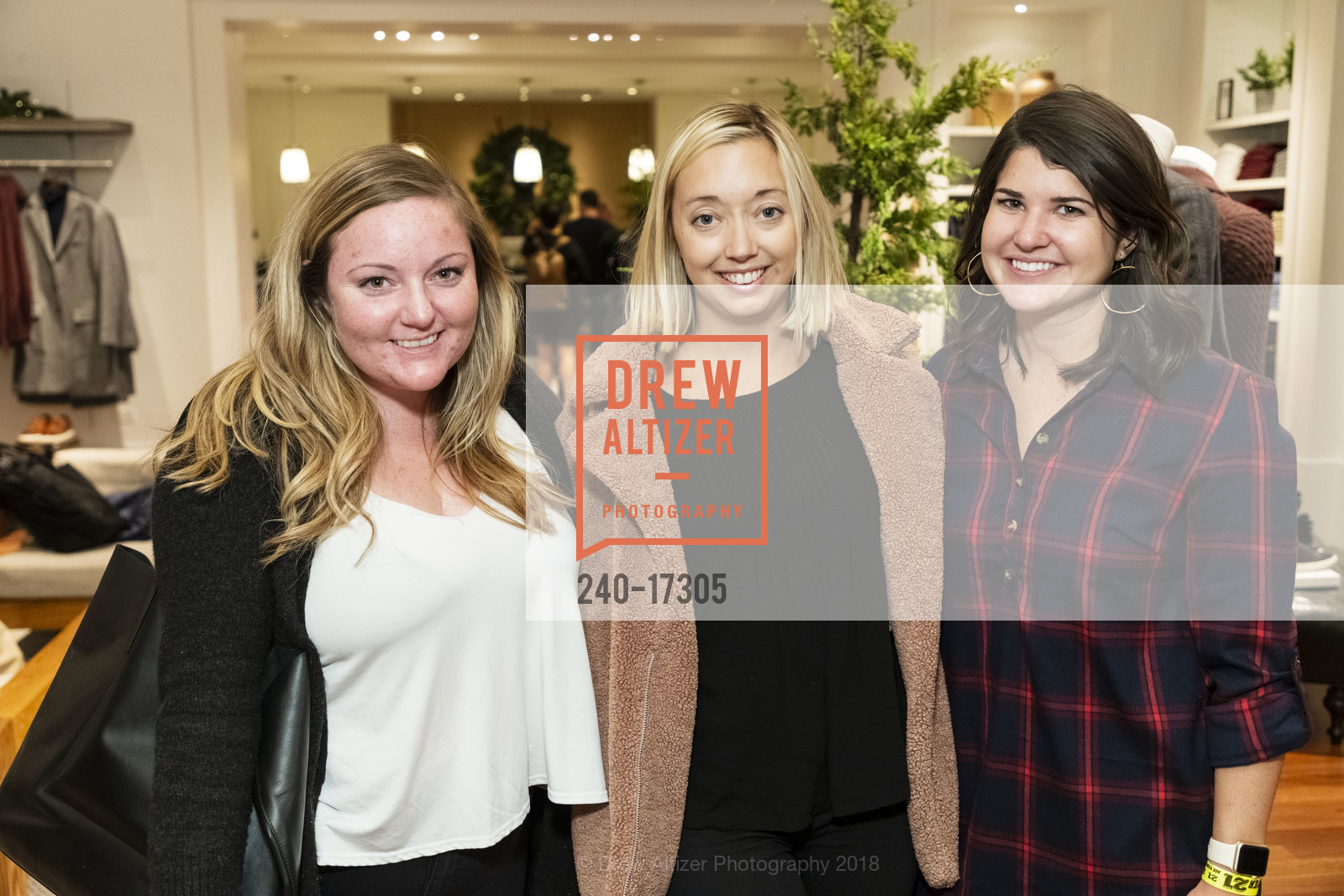 Shannon Sunnergren, Megan Kistler, Jenny Malcovitch, Banana Republic Cos Bar Beauty Shop Launch 2018, Banana Republic. 256 Grant Avenue, November 8th, 2018, Photo #240-17305 Shannon Sunnergren, Megan Kistler, Jenny Malcovitch, Photo #240-17305