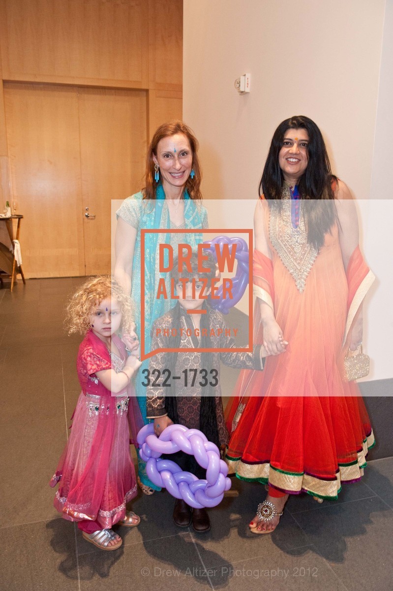 Isabel Seidenberg, Beatrice Seidenberg, Ash Shah, Shloka Shah, ASIAN ART MUSEUM's Once Upon a Time in India, US, March 30th, 2012, Photo #322-1733 Isabel Seidenberg, Beatrice Seidenberg, Ash Shah, Shloka Shah, Photo #322-1733