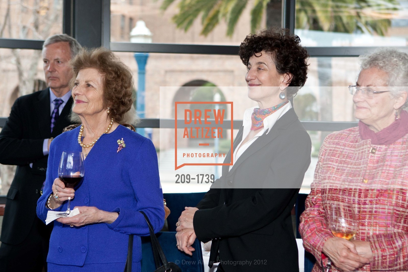 Joan Finnie, Shana Penn, Sue Rosser, KORET FOUNDATION Honors Dr. and Mrs. Robert Corrigan, US, April 3rd, 2012, Photo #209-1739 Joan Finnie, Shana Penn, Sue Rosser, Photo #209-1739