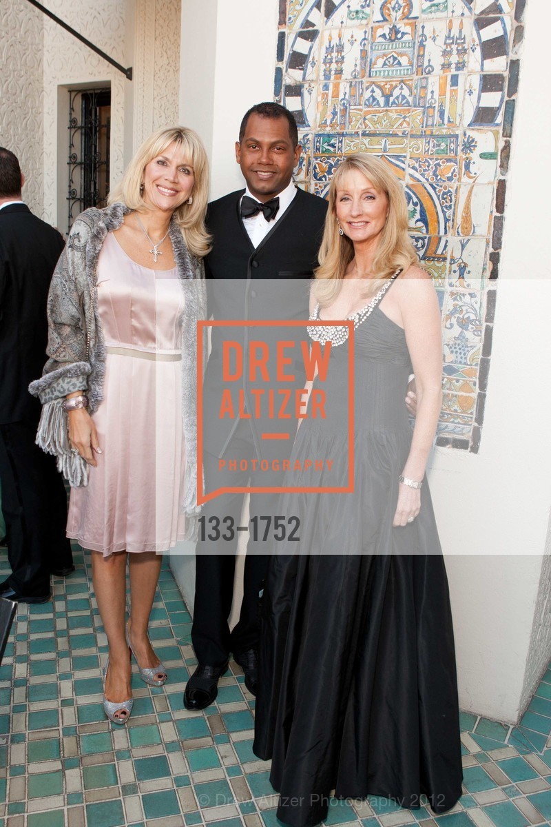 Kimberlee Sharp, Markus Watson, Jeannie Harris, Photo #133-1752