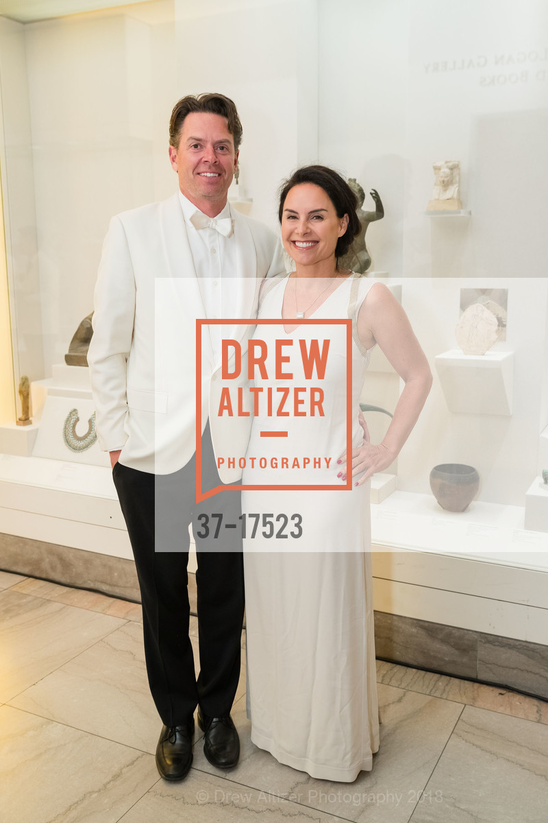 David Lillevand, Samantha Lillevand, An Elegant Evening in the Court of Honor, Legion of Honor. 100 34th Ave, December 11th, 2018, Photo #37-17523 David Lillevand, Samantha Lillevand, Photo #37-17523