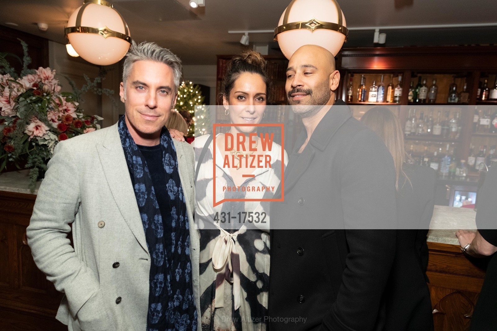 Eoin Harrington, Jasmine, Hamed, Caprice Bactchelor, Ken Fulk hosts Darwin, Sinke & van Tongeren, St. Joseph's Arts Society, Photo #431-17532 Eoin Harrington, Jasmine, Hamed, Caprice Bactchelor, Photo #431-17532