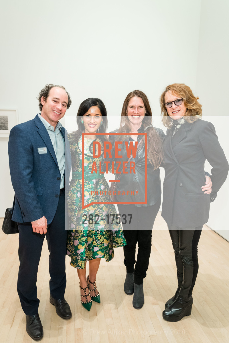 Jason Linetzky, Komal Shah, Mary Weatherford, Annie Philbin, Vija Celmins: To Fix the Image in Memory Directors Circle/Curators Circle Preview, SFMOMA, December 13th, 2018, Photo #282-17537 Jason Linetzky, Komal Shah, Mary Weatherford, Annie Philbin, Photo #282-17537