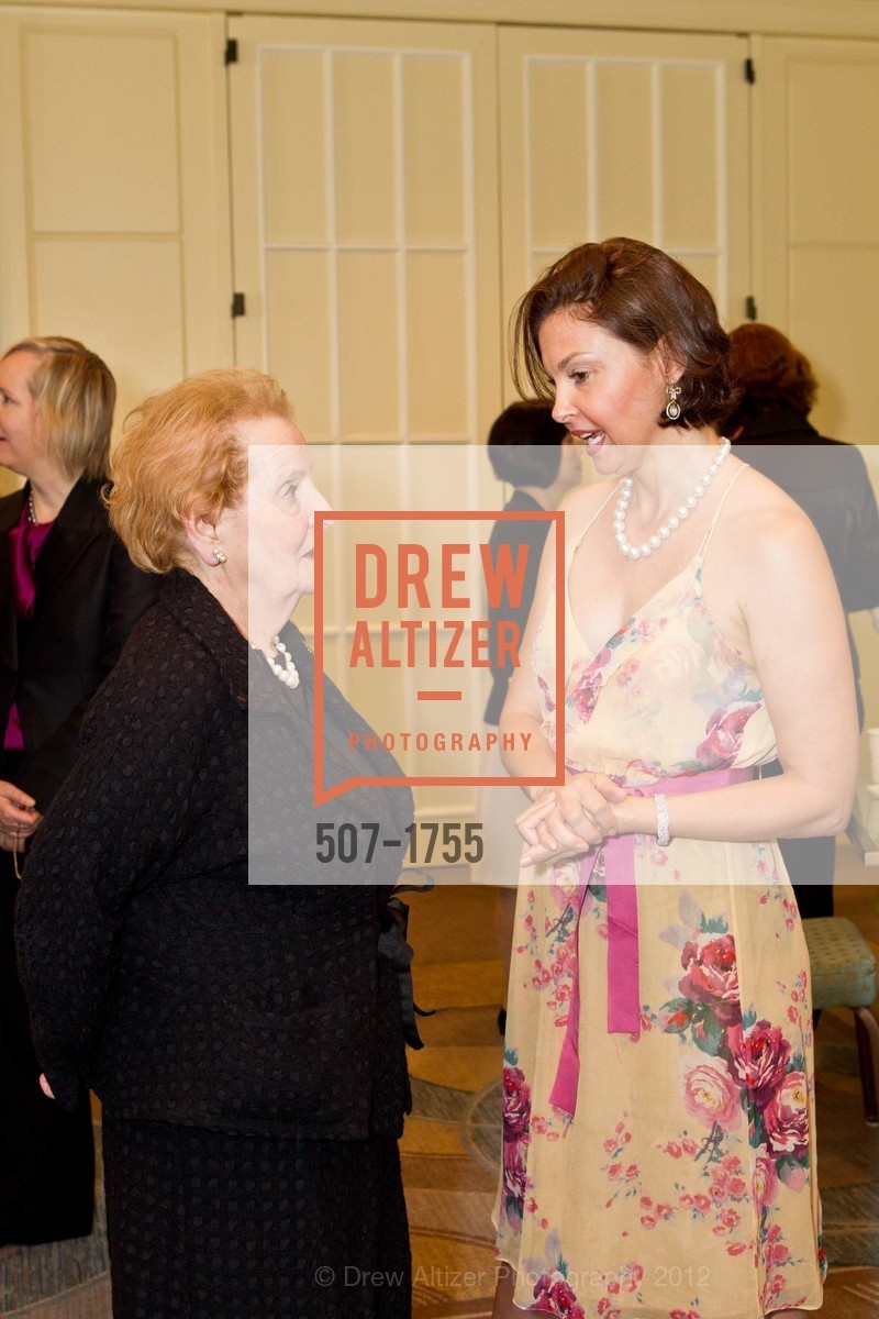 Madeleine Albright, Ashley Judd, Photo #507-1755