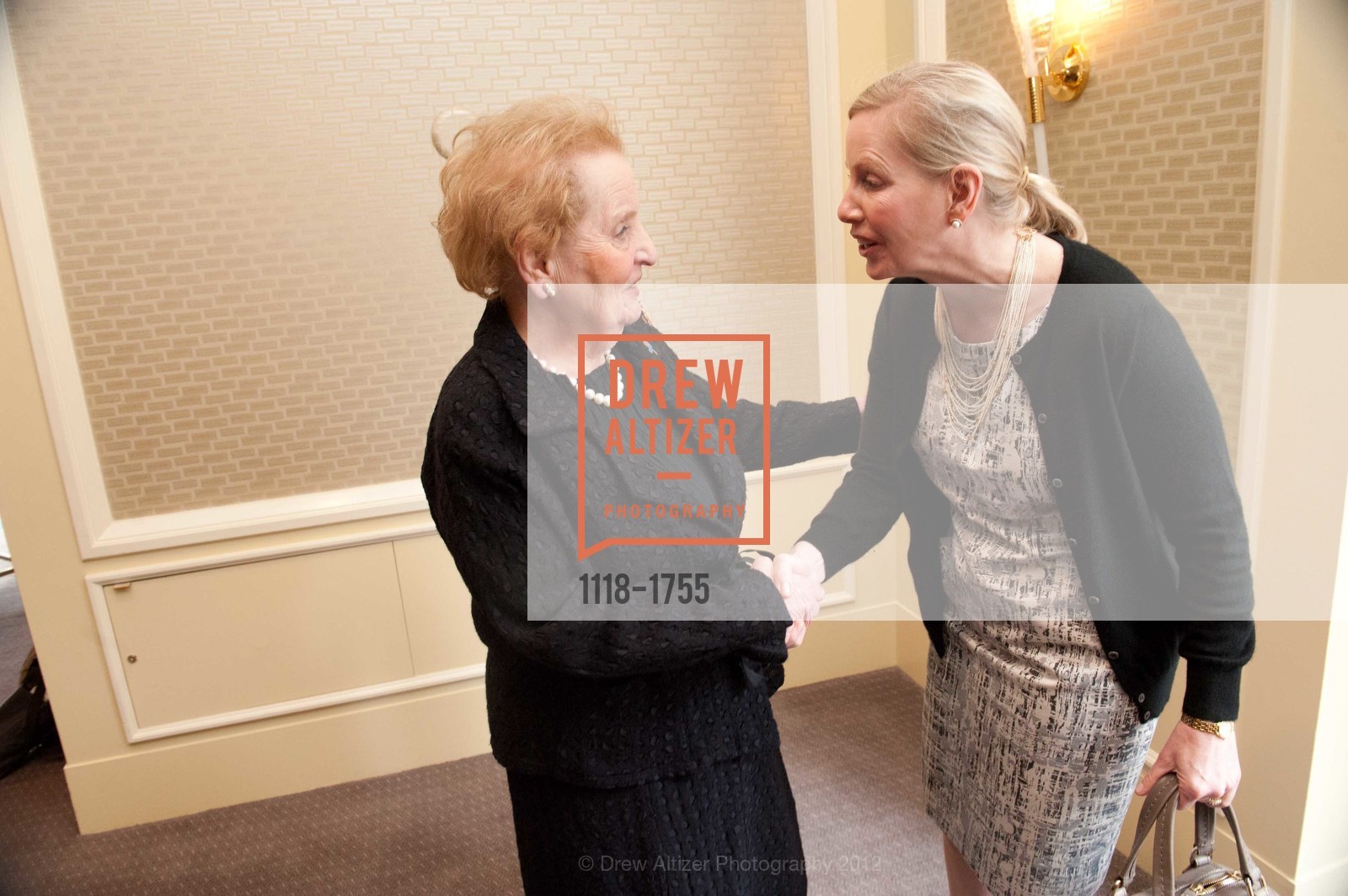 Madeleine Albright, Allison Huegel, Photo #1118-1755