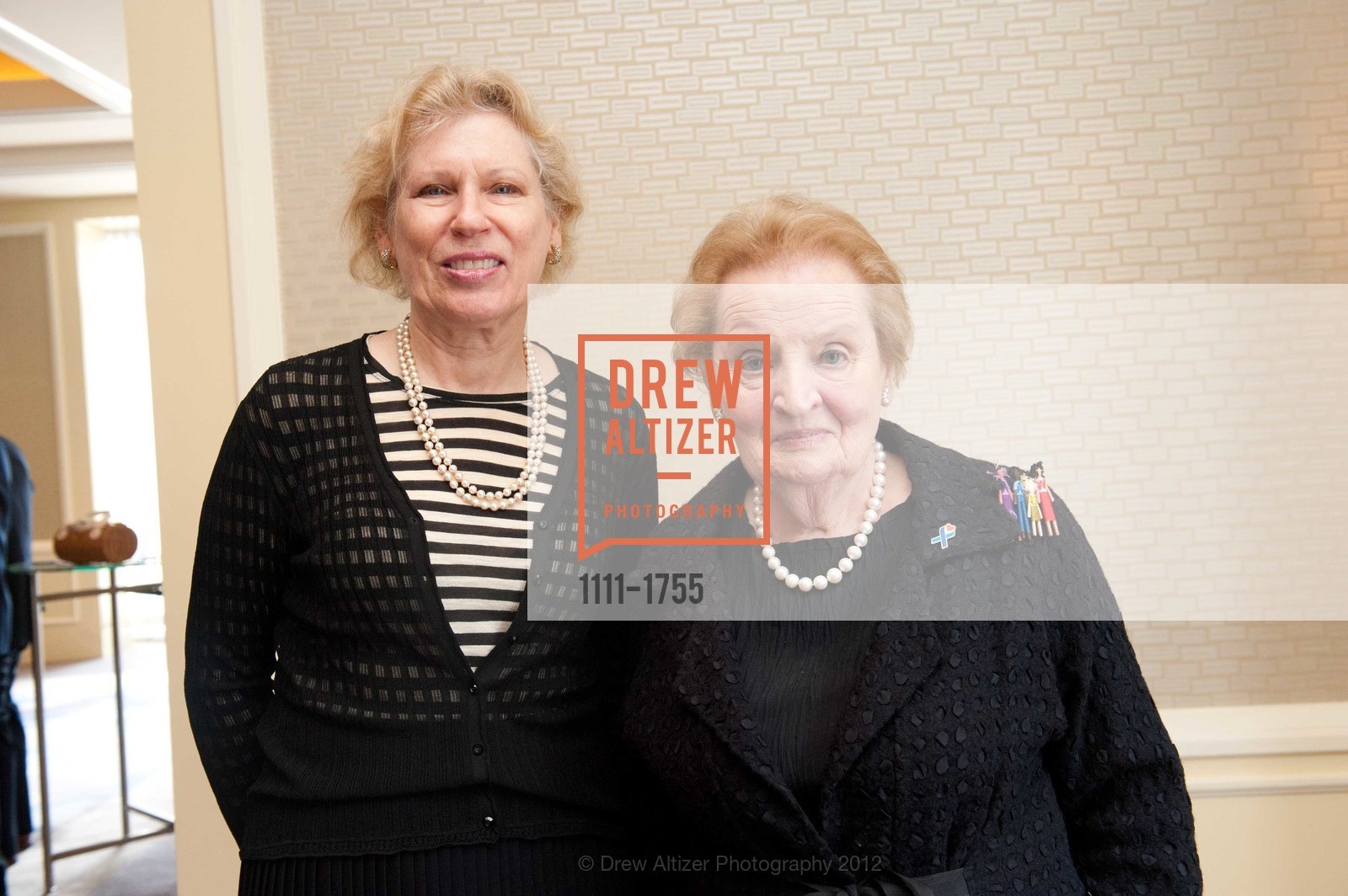 Susan Peterson, Madeleine Albright, Photo #1111-1755