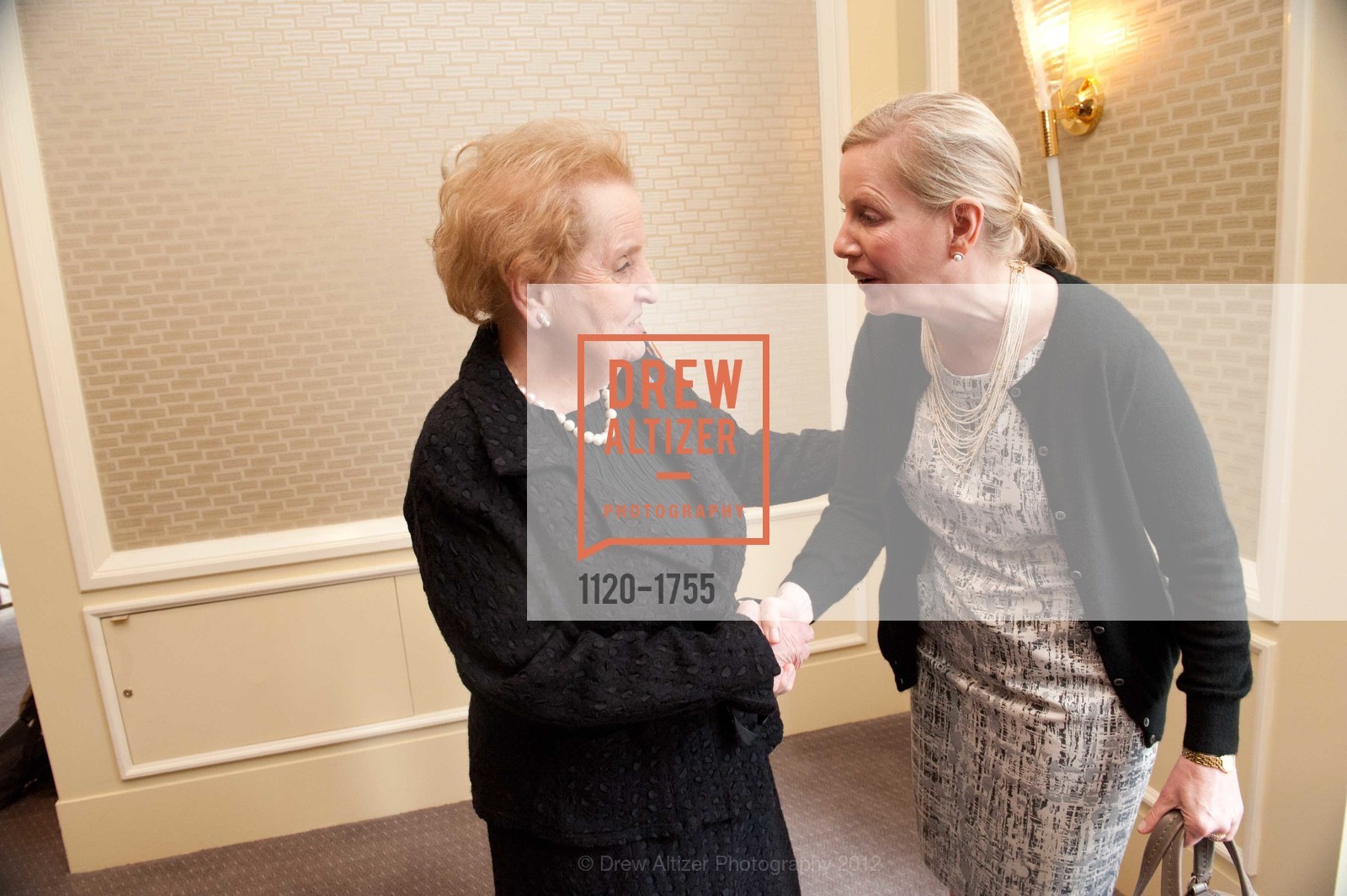 Madeleine Albright, Allison Huegel, Photo #1120-1755