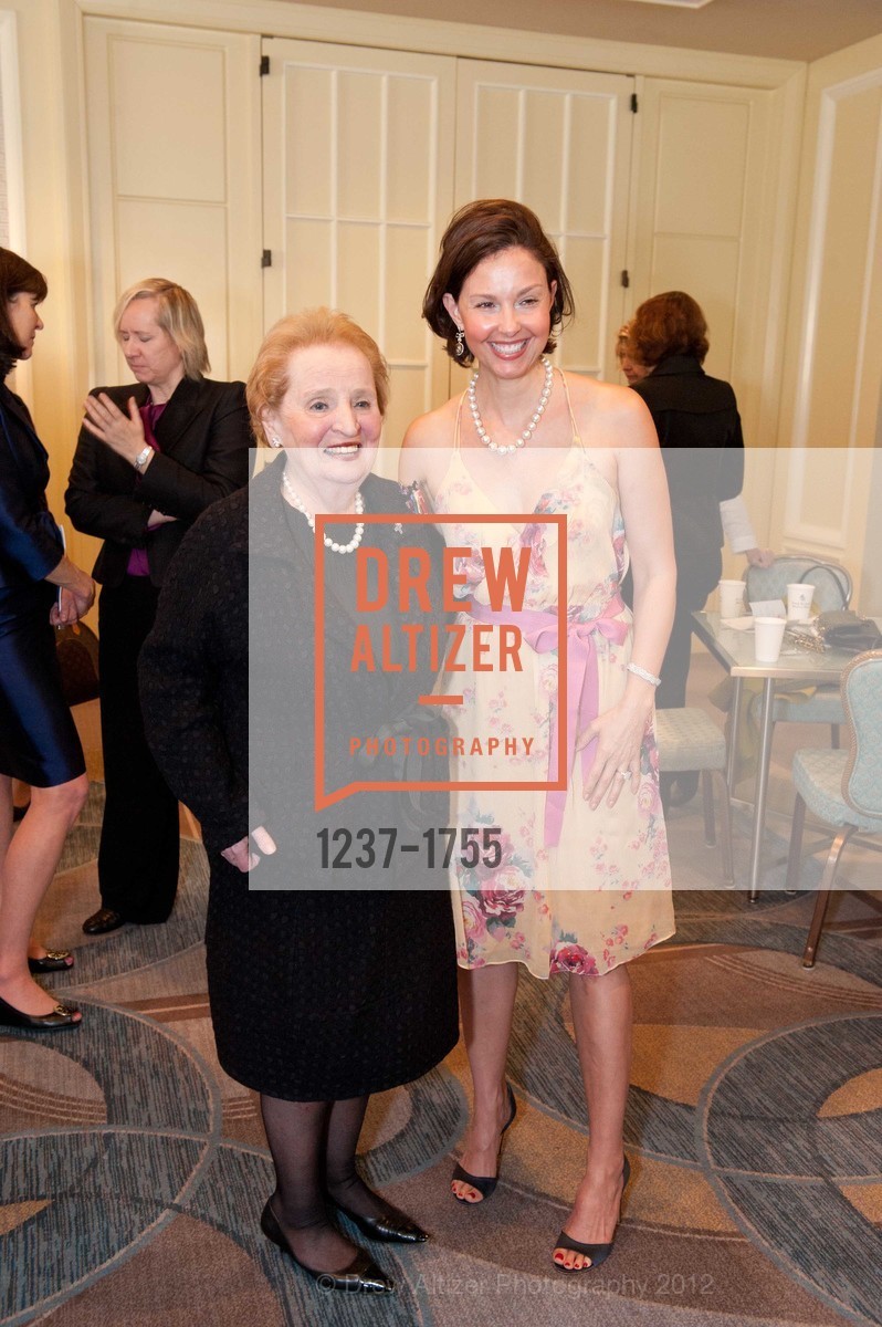 Madeleine Albright, Ashley Judd, Photo #1237-1755