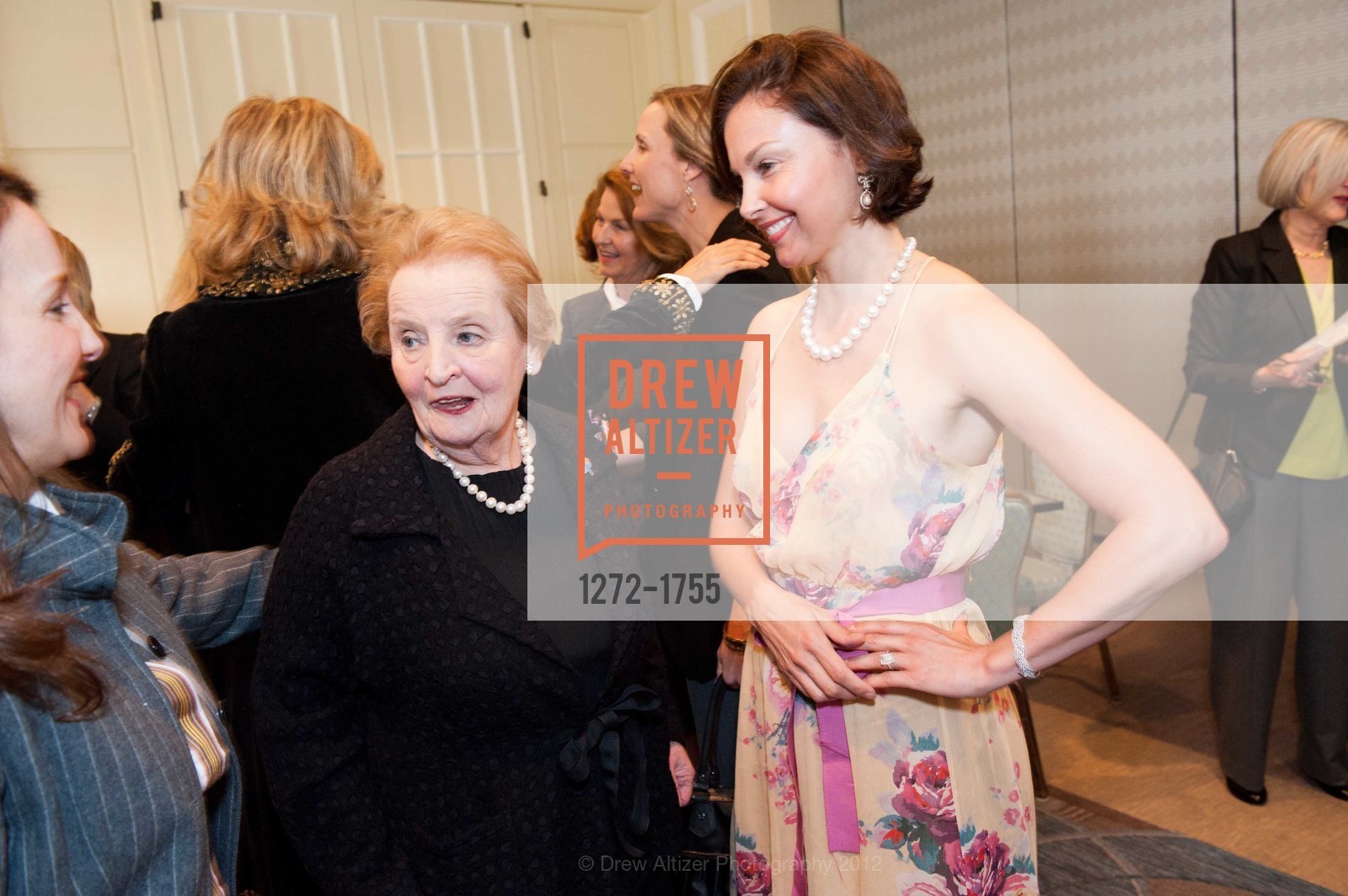 Madeleine Albright, Ashley Judd, Photo #1272-1755