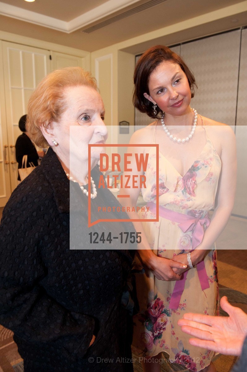 Madeleine Albright, Ashley Judd, Photo #1244-1755