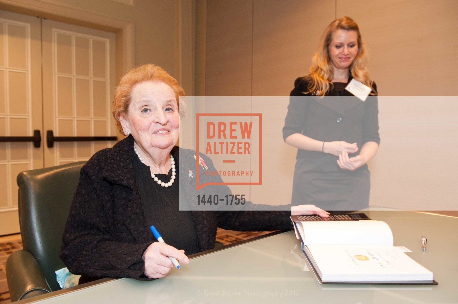 Madeleine Albright, Photo #1440-1755