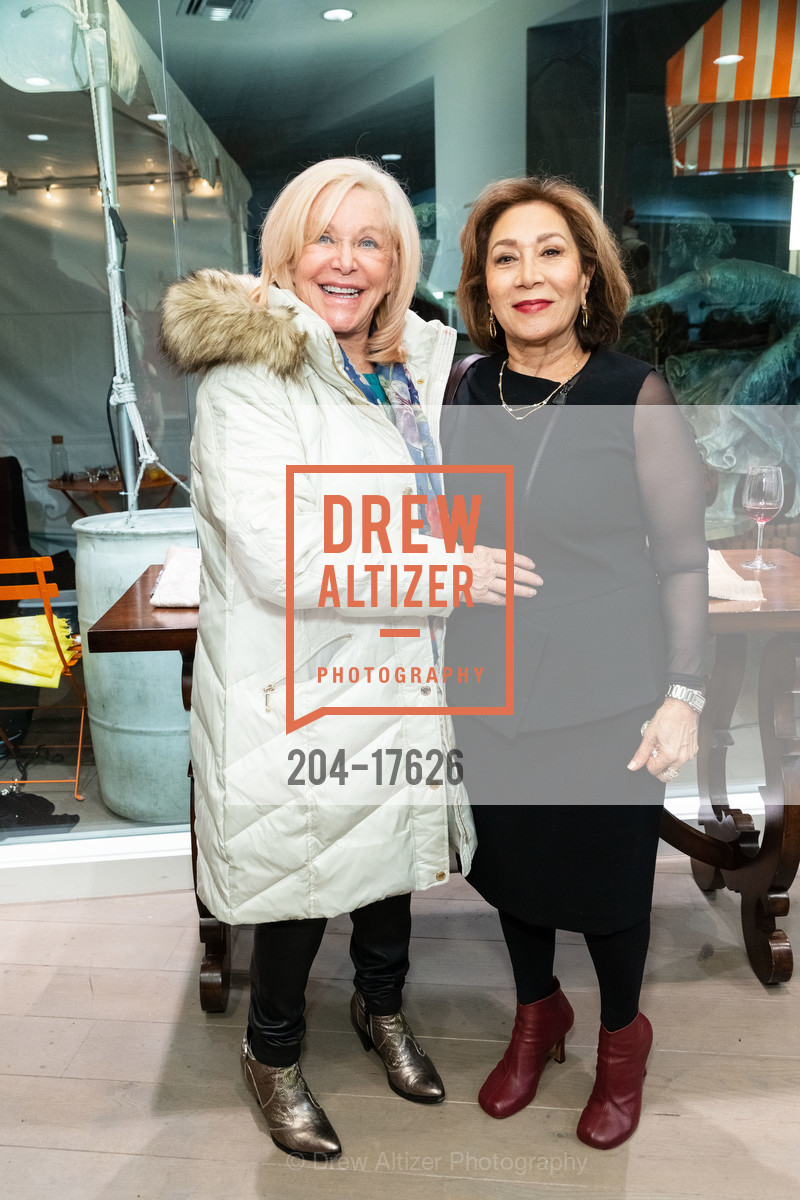 Dina Ferraro, Sharon Brawner, Photo #204-17626