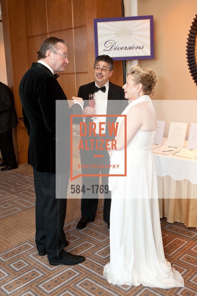 Jim Noe, Pamela Kuhn, Anthony Manoli, A Royal Affair - The Merola Opera Program Benefit Gala, US, April 21st, 2012, Photo #584-1769 Jim Noe, Pamela Kuhn, Anthony Manoli, Photo #584-1769