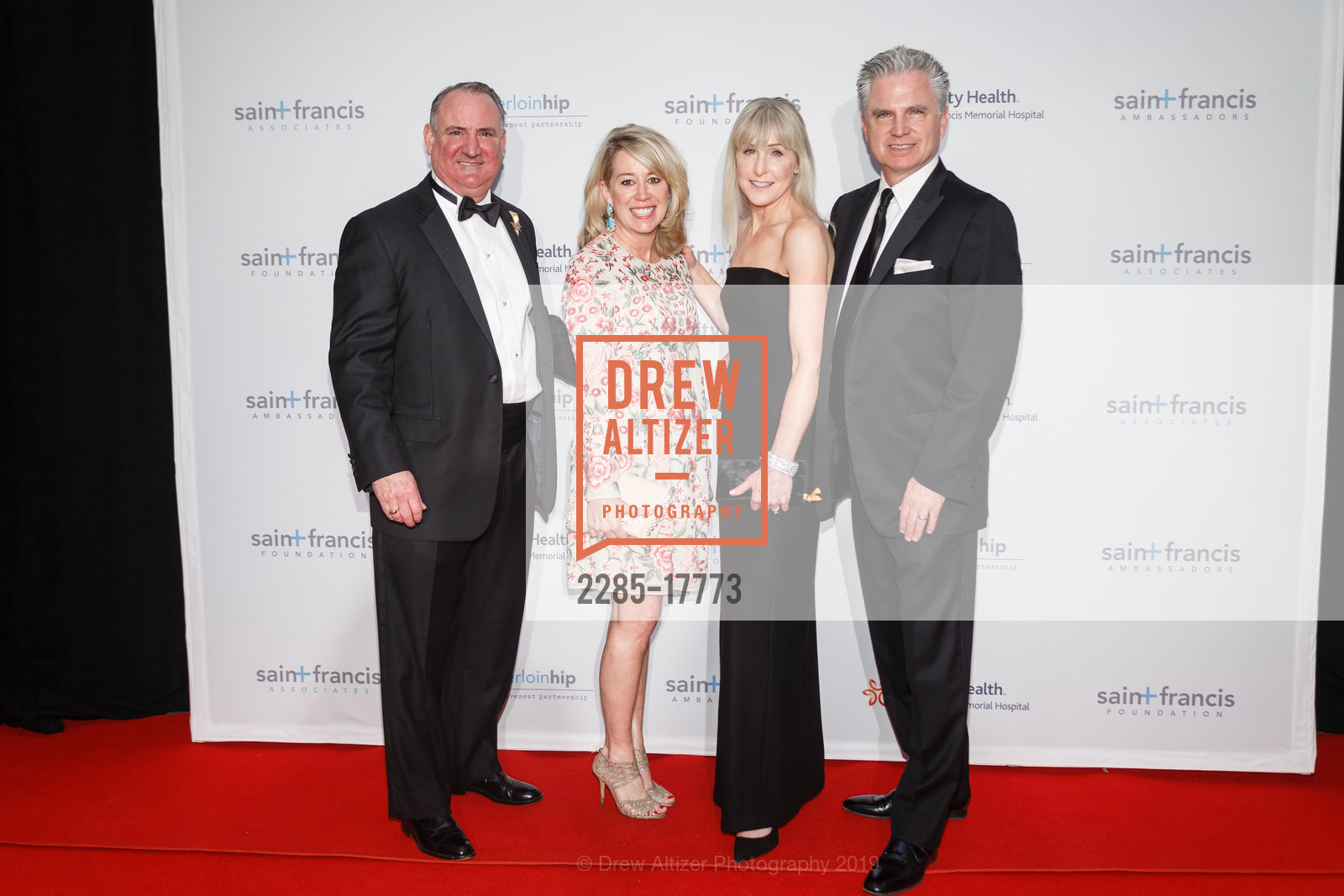 Ed Conlon, Elizabeth Johnson, Cara Fitzgerald, Maurice Fitzgerald, Saint Francis Foundation Hosts An Intimate Evening with Oscar, Farimont SF Penthouse. 950 Mason Street, February 24th, 2019, Photo #2285-17773 Ed Conlon, Elizabeth Johnson, Cara Fitzgerald, Maurice Fitzgerald, Photo #2285-17773