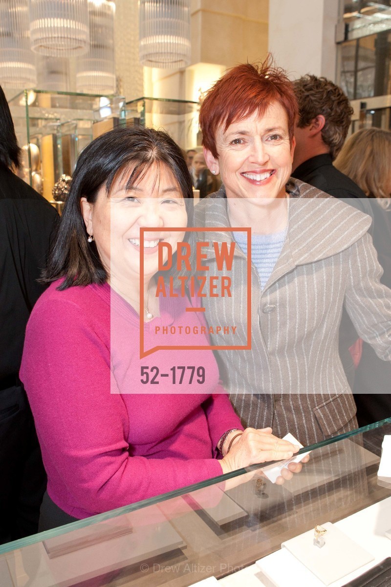 Suzanne Yokota, Linda McAllister, BVLGARI hosts Cocktail Party for Women CEO Participants of the JP MORGAN HEALTHCARE CONFERENCE, US, January 10th, 2011, Photo #52-1779 Suzanne Yokota, Linda McAllister, Photo #52-1779