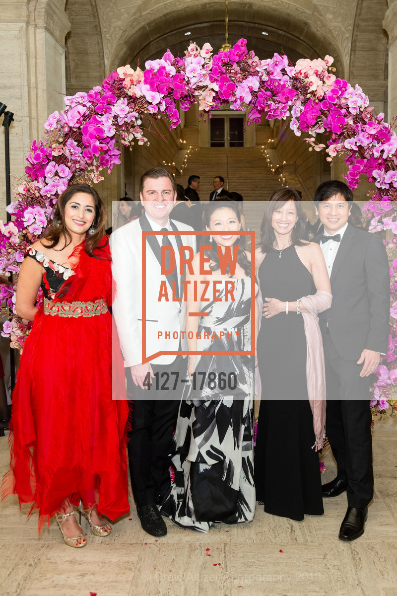 Shweta Siraj Mehta, Tony Bates, Cori Bates, Gigi Tsern, Ely Tsern, Asian Art Museum Gala 2019, Asian Art Museum, March 7th, 2019, Photo #4127-17860 Shweta Siraj Mehta, Tony Bates, Cori Bates, Gigi Tsern, Ely Tsern, Photo #4127-17860
