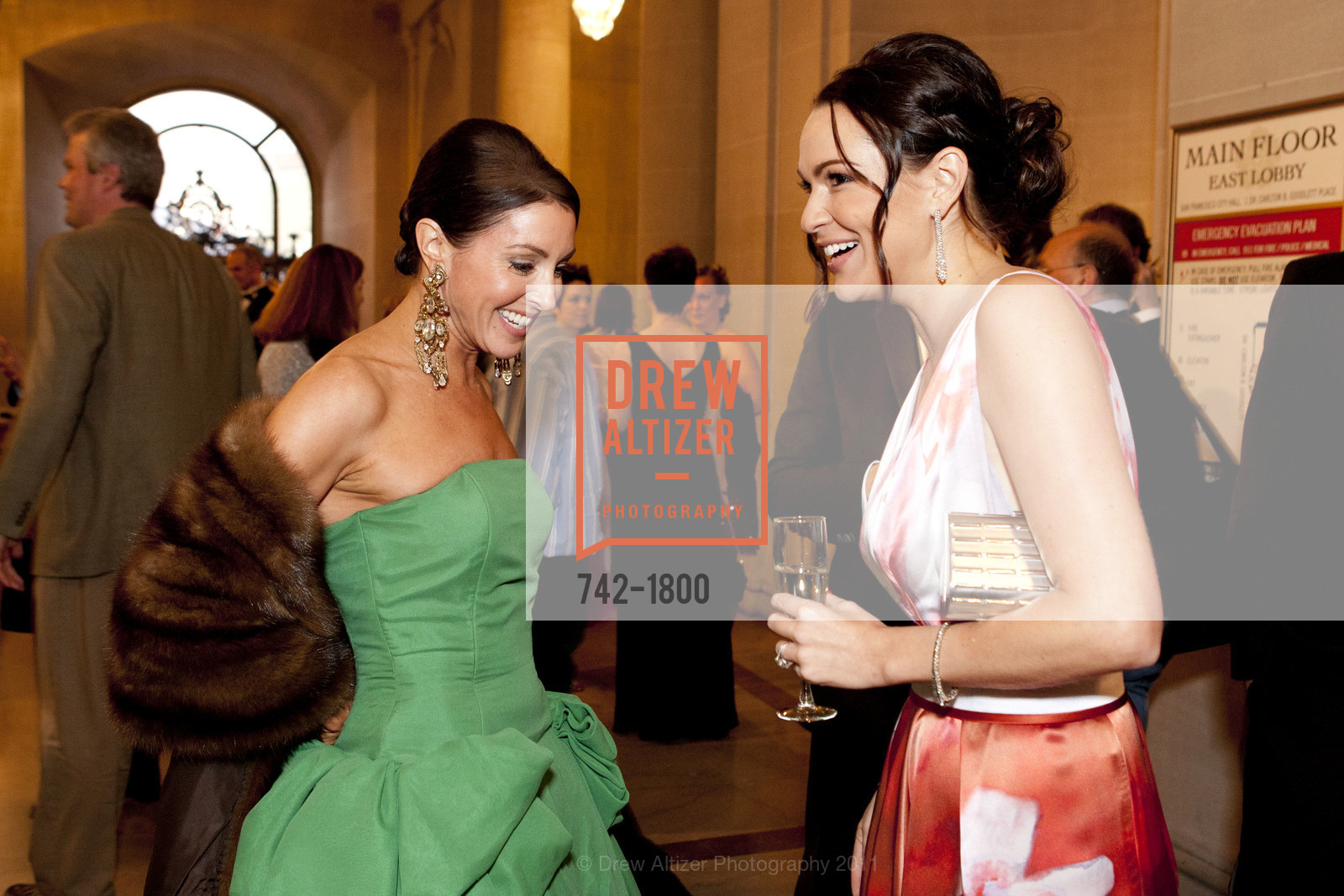 Marybeth La Motte, Keylee Sanders, SAN FRANCISCO BALLET "La Belle Epoque" Patrons Arrivals, Dinner and Intermission, San Francisco City Hall, January 27th, 2011, Photo #742-1800 Marybeth La Motte, Keylee Sanders, Photo #742-1800