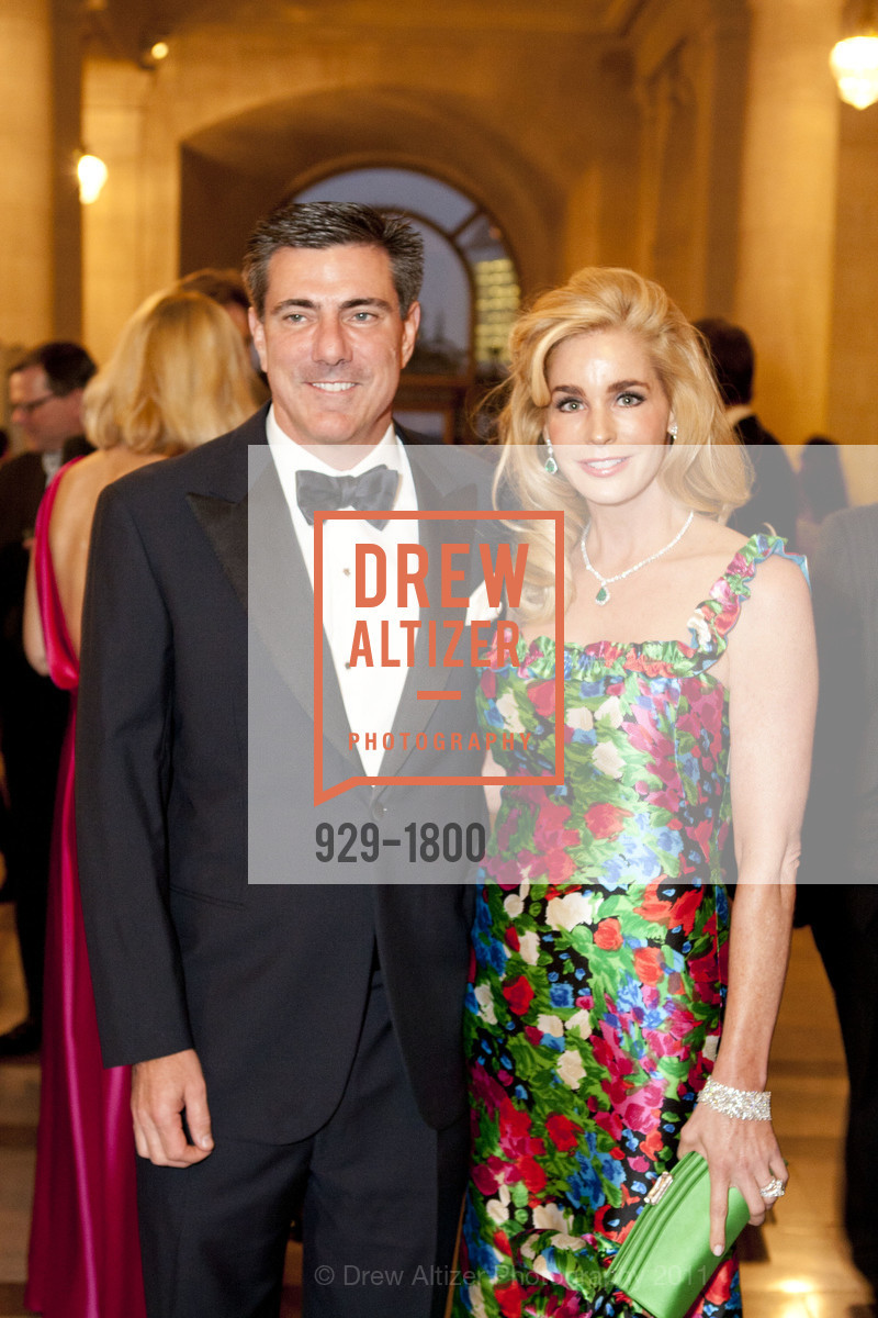 Bandel Carano, Paula Carano, SAN FRANCISCO BALLET "La Belle Epoque" Patrons Arrivals, Dinner and Intermission, San Francisco City Hall, January 27th, 2011, Photo #929-1800 Bandel Carano, Paula Carano, Photo #929-1800