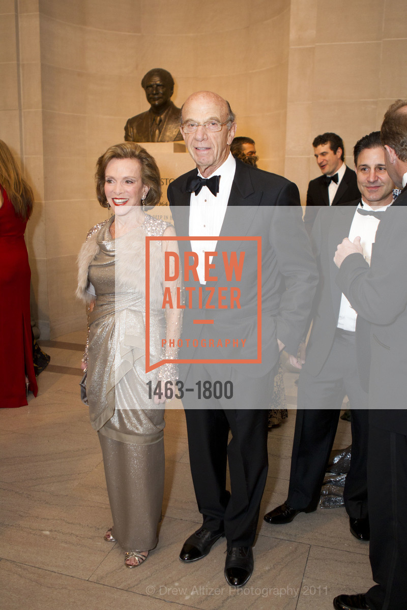 Ann Fisher, Bob Fisher, SAN FRANCISCO BALLET "La Belle Epoque" Patrons Arrivals, Dinner and Intermission, San Francisco City Hall, January 27th, 2011, Photo #1463-1800 Ann Fisher, Bob Fisher, Photo #1463-1800