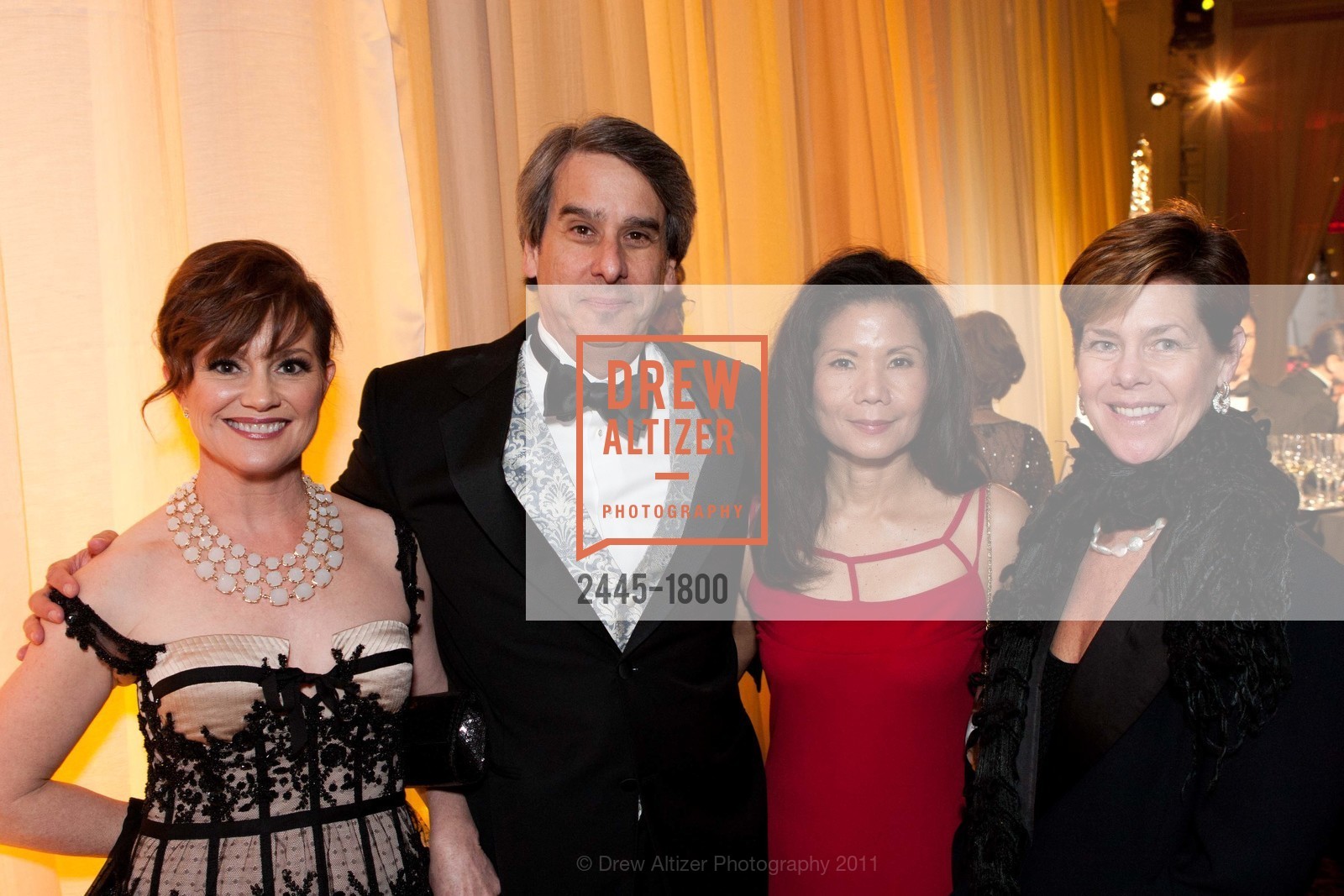 V'Anne Singleton, Robert Elfont, Angie Wilcox, Susan Darwin, SAN FRANCISCO BALLET "La Belle Epoque" Patrons Arrivals, Dinner and Intermission, San Francisco City Hall, January 27th, 2011, Photo #2445-1800 V'Anne Singleton, Robert Elfont, Angie Wilcox, Susan Darwin, Photo #2445-1800