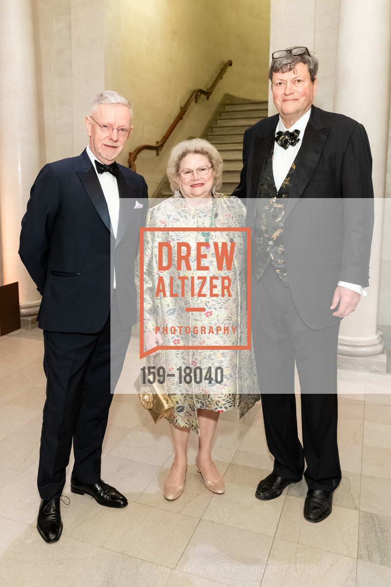 Martin Chapman, Cynthia Gunn, John Gunn, FAMSF Black Tie Dinner to Celebrate Opening of the Exhibit "Early Rubens", Legion of Honor, April 3rd, 2019, Photo #159-18040 Martin Chapman, Cynthia Gunn, John Gunn, Photo #159-18040