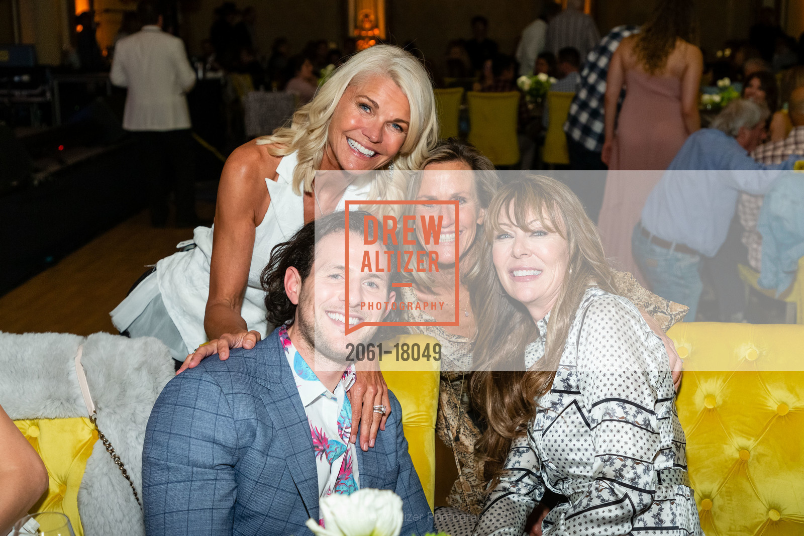 Spencer Cassidy, Jennifer Montana, Marianne Bouza, All-Stars Helping Kids Hosts An Intimate Evening with Toby Keith, Fairmont San Francisco. 950 Mason St, April 5th, 2019, Photo #2061-18049 Spencer Cassidy, Jennifer Montana, Marianne Bouza, Photo #2061-18049