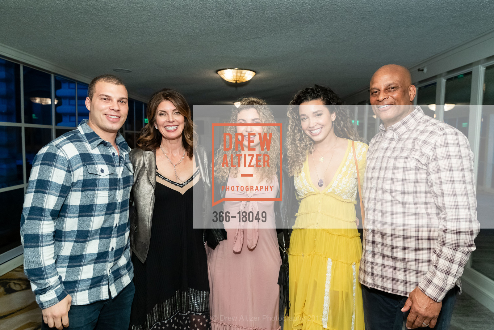 Isaiah Lott, Karen Lott, Chloe Lott, Hailey Lott, Ronnie Lott, Photo #366-18049