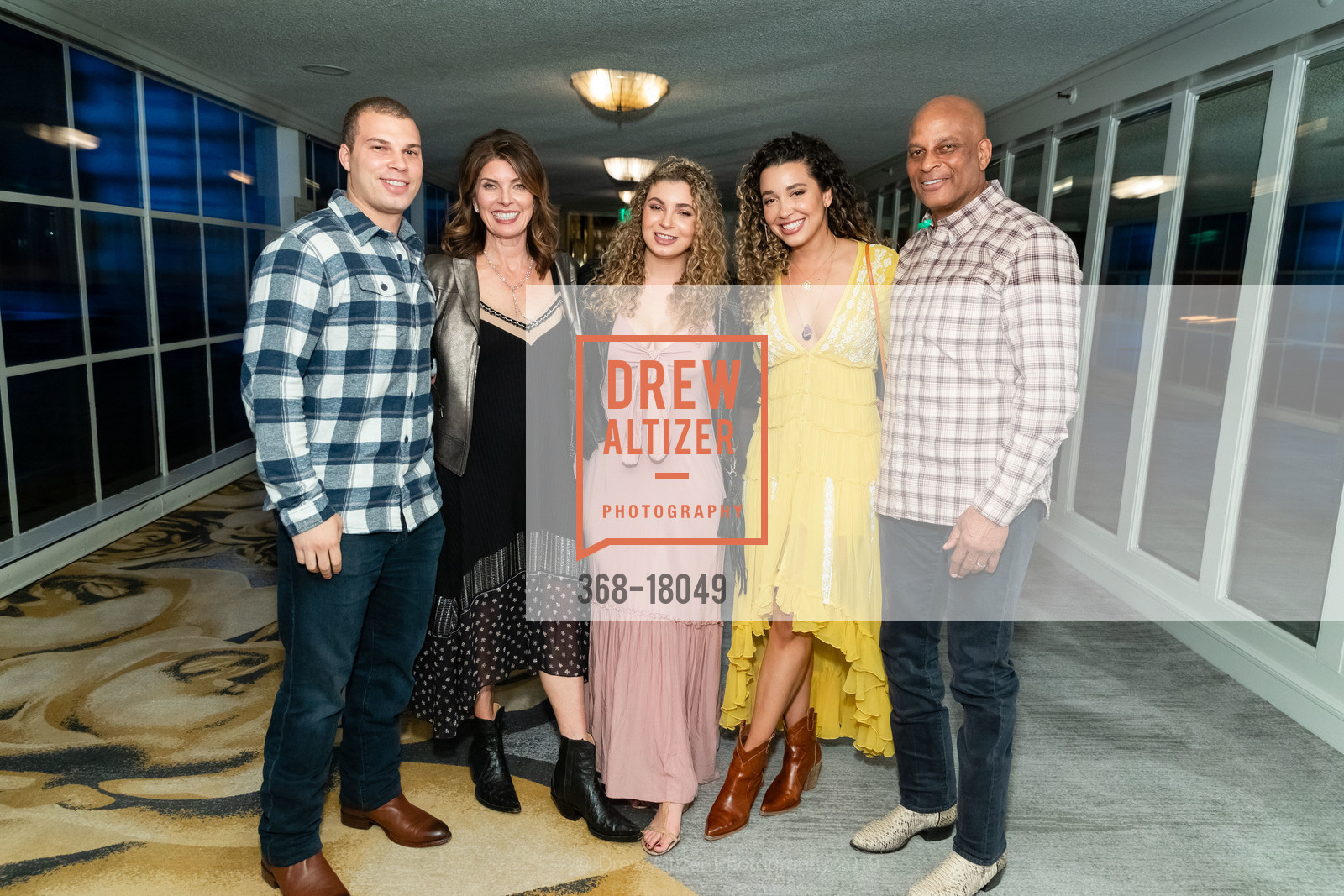 Isaiah Lott, Karen Lott, Chloe Lott, Hailey Lott, Ronnie Lott, All-Stars Helping Kids Hosts An Intimate Evening with Toby Keith, Fairmont San Francisco. 950 Mason St, April 5th, 2019, Photo #368-18049 Isaiah Lott, Karen Lott, Chloe Lott, Hailey Lott, Ronnie Lott, Photo #368-18049