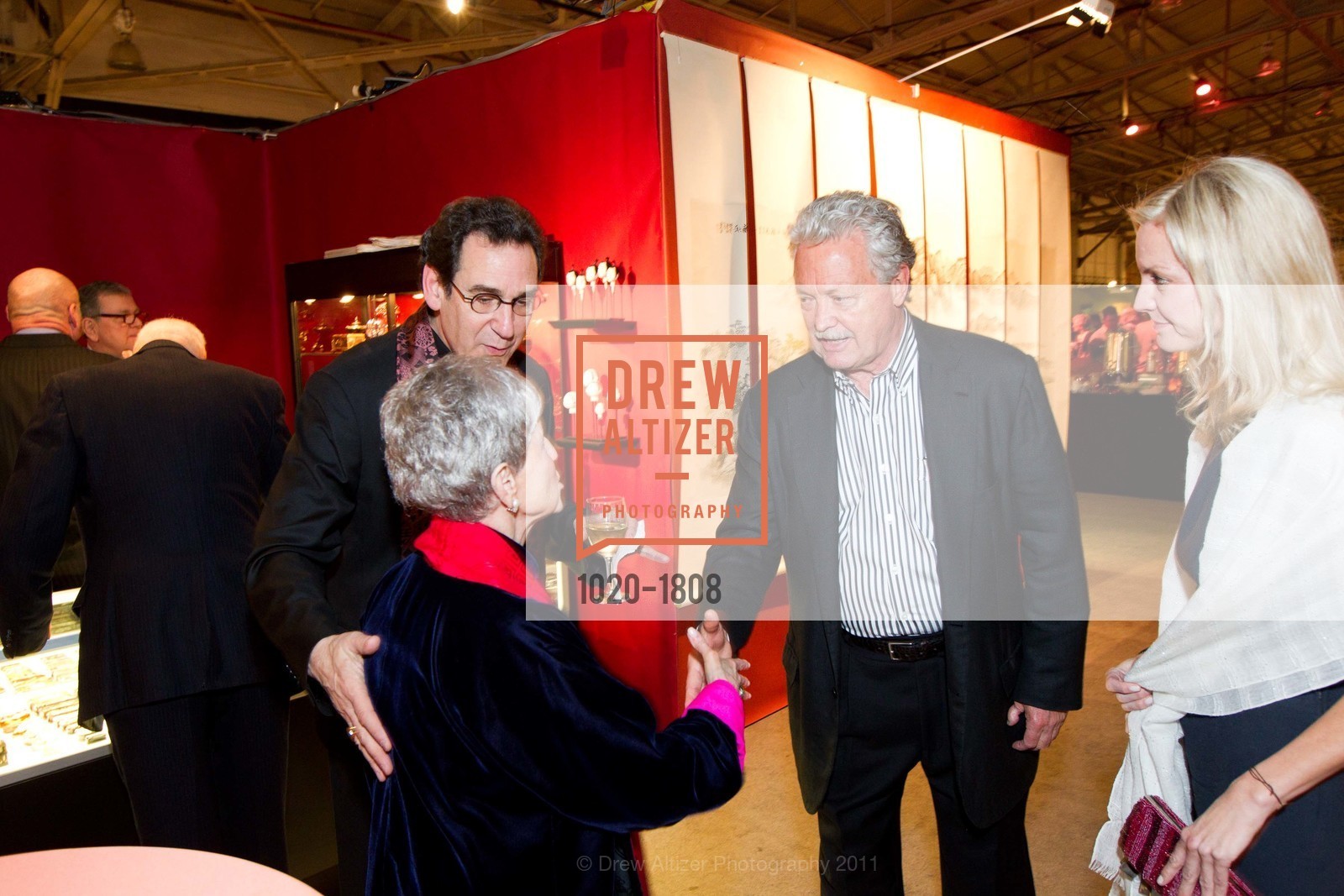 Fred Levin, Nancy Livingston, Diane Anderson, Frank Caufield, Preview Opening Gala of the ARTS OF THE PACIFIC SHOW At the Chong-Moon Lee Center for Asian Art and Culture, Festival Pavilion at Fort Mason, November 17th, 2019, Photo #1020-1808 Fred Levin, Nancy Livingston, Diane Anderson, Frank Caufield, Photo #1020-1808