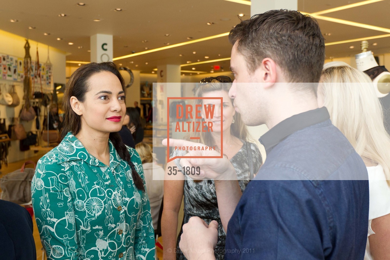 Gina Pell, Guillaume Henry, BARNEY's hosts Carven Trunk Show with Designer Guillaume Henry and Simon Doonan, US, February 6th, 2011, Photo #35-1809 Gina Pell, Guillaume Henry, Photo #35-1809