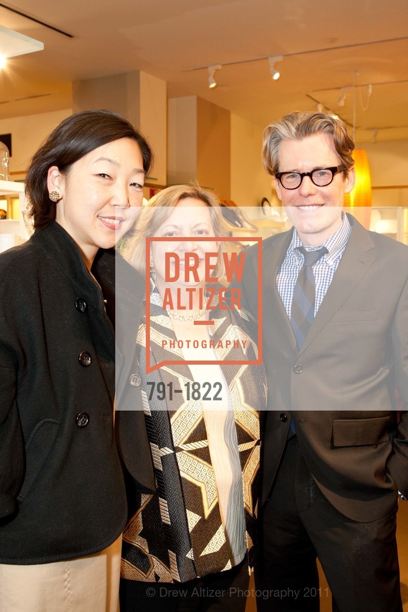 Emily Noh, Debbie Dennis, John Leafstedt, The Gump's Bride: PRINCESS AND THE PORCELAIN, US, February 12th, 2011, Photo #791-1822 Emily Noh, Debbie Dennis, John Leafstedt, Photo #791-1822