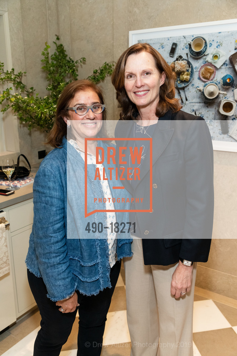 Leslie Katz, Sarah Schnepf, Photo #490-18271