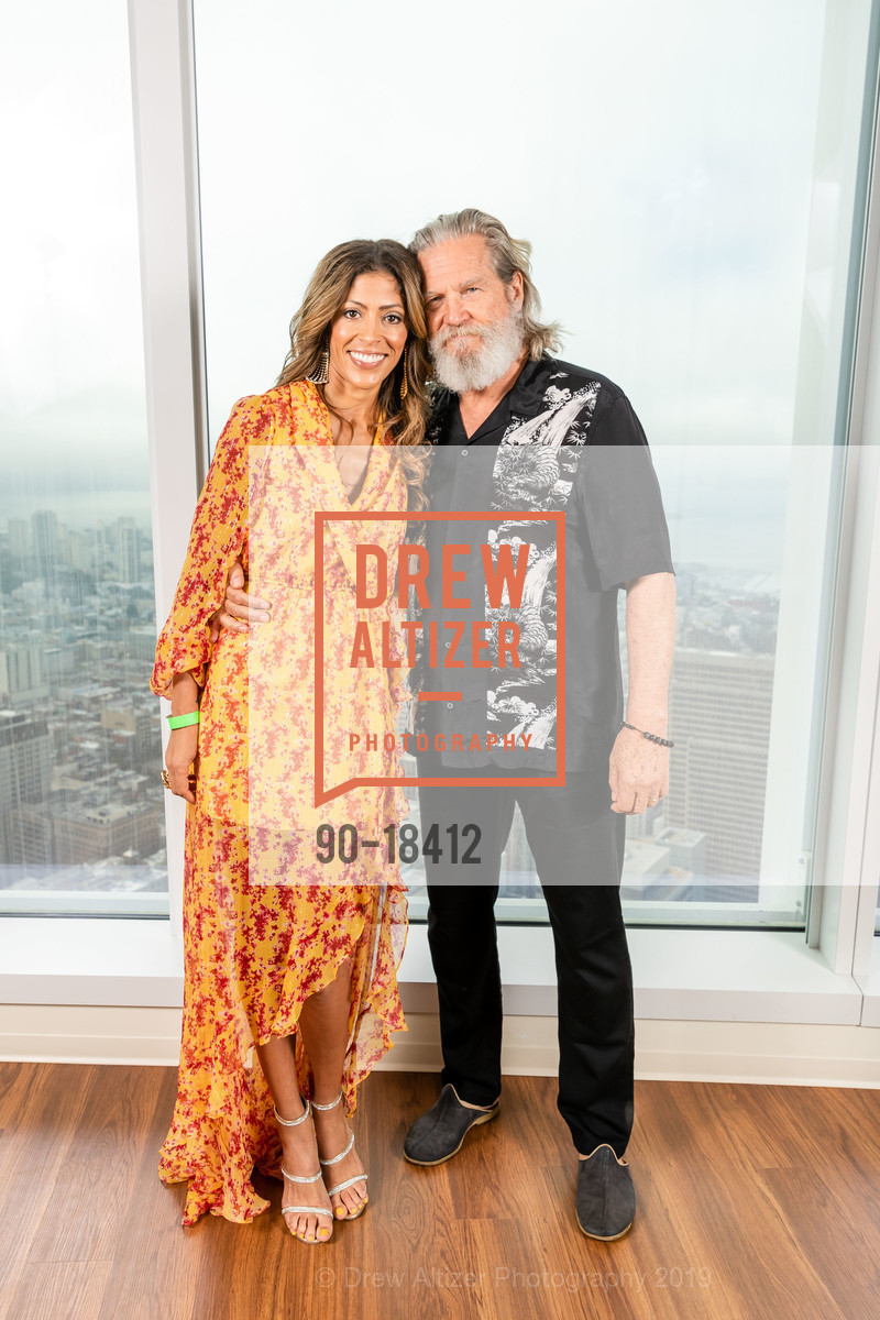 Subyn Wadsworth, Jeff Bridges, LymeAid 2019, Salesforce Tower, 60 and 61st Floors. 415 Mission St, May 11th, 2019, Photo #90-18412 Subyn Wadsworth, Jeff Bridges, Photo #90-18412